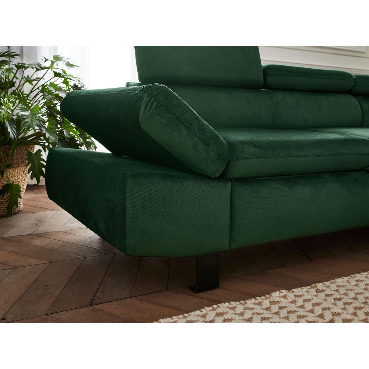 LISA DESIGN Nairobi - canapé d'angle convertible - en velours - 5 places - avec têtières - droit