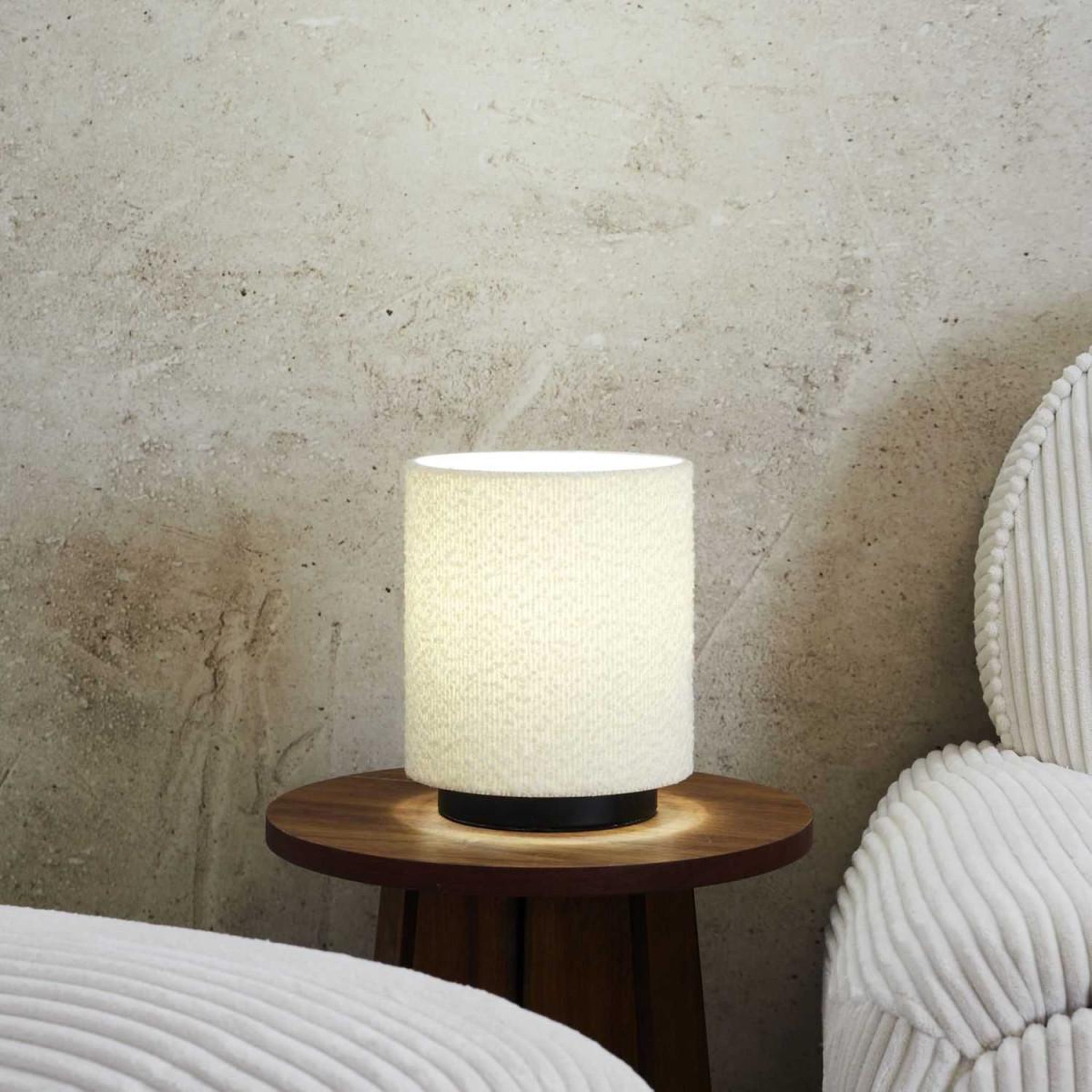 Voir la diapositive 5 : The Home Deco Factory Lampe à poser en tissu  bouclette  20cm naturel