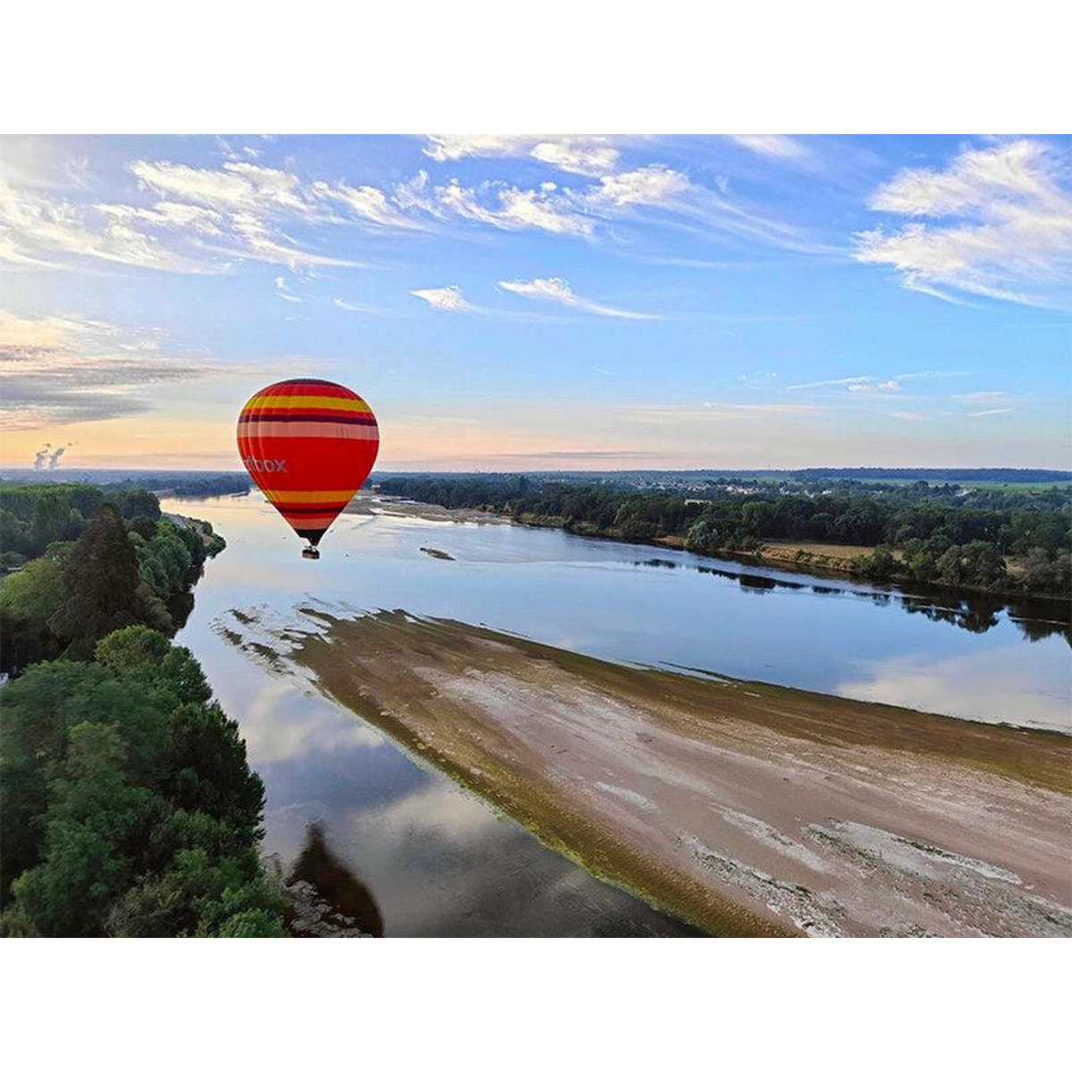 Smartbox Vol en montgolfière au-dessus des châteaux de la Loire - Coffret Cadeau Sport & Aventure