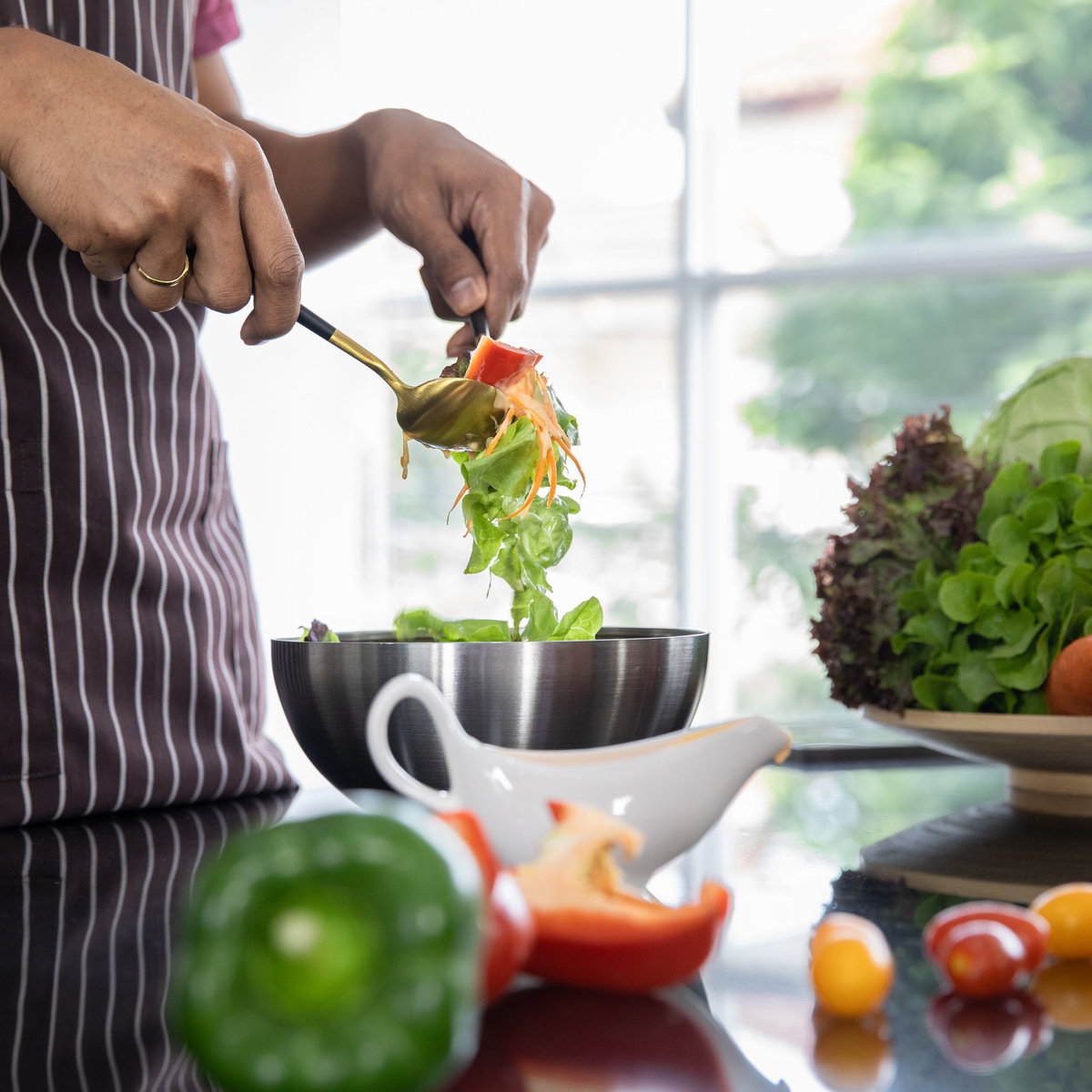 Lot de 3 Saladiers / bols mélangeurs en acier inoxydable avec couvercle et bec verseur ALVA