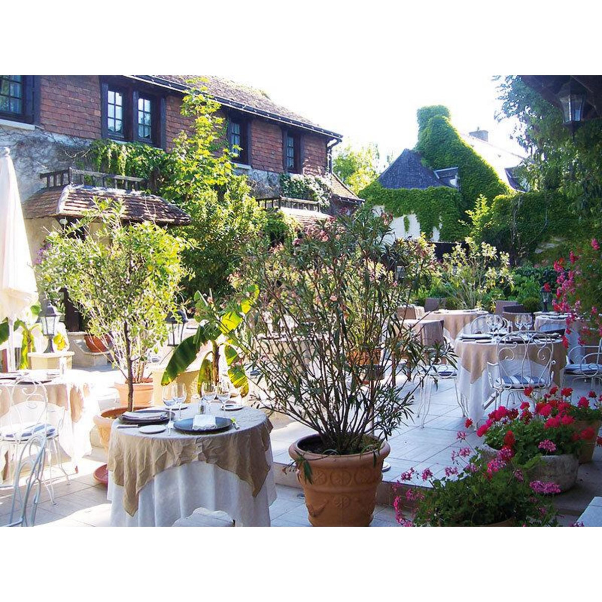 Smartbox Adresses primées : repas 4 plats et vins à l'Auberge du Bon Laboureur à Chenonceaux - Coffret Cadeau Gastronomie