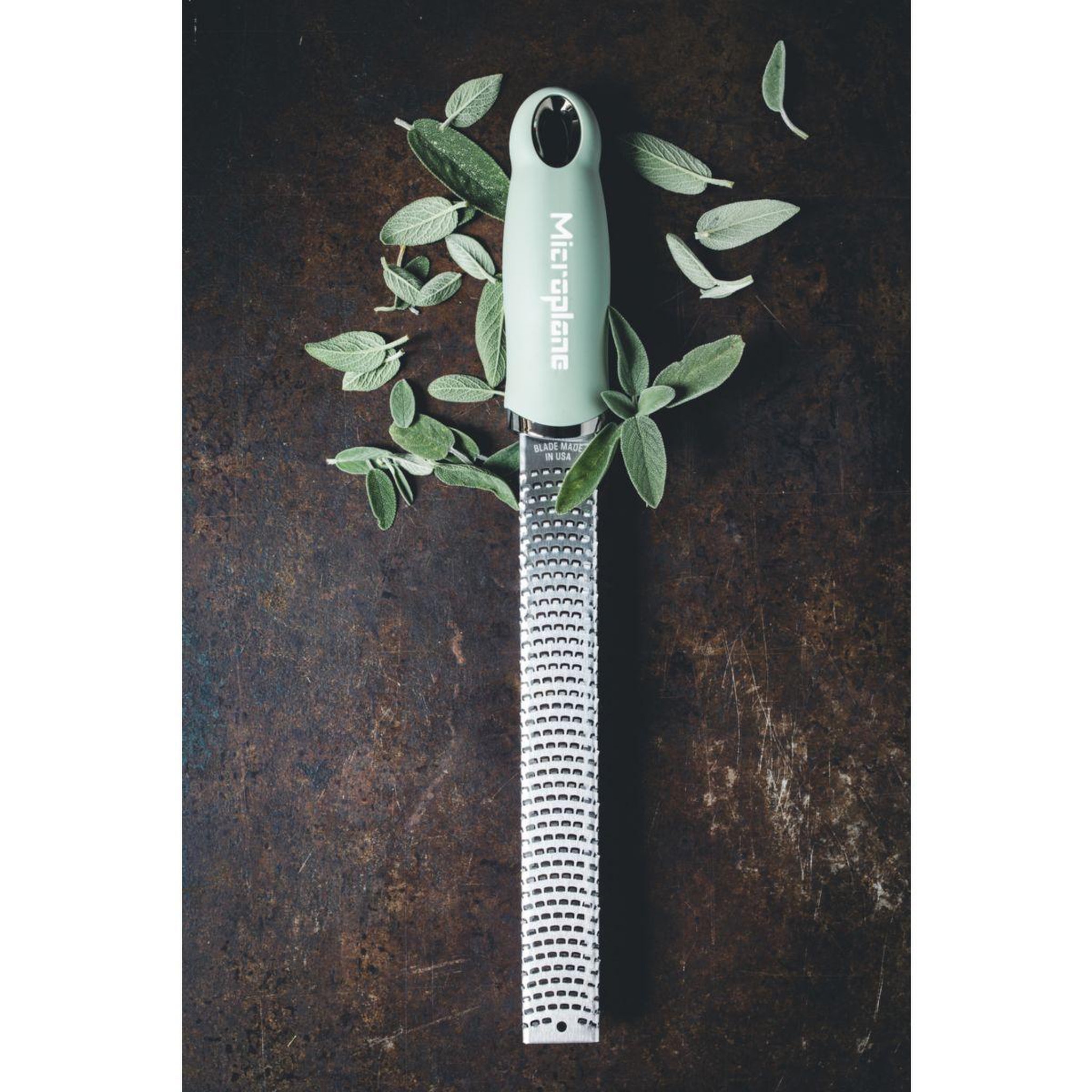 Voir la diapositive 5 : MICROPLANE Zesteur premium vert sauge