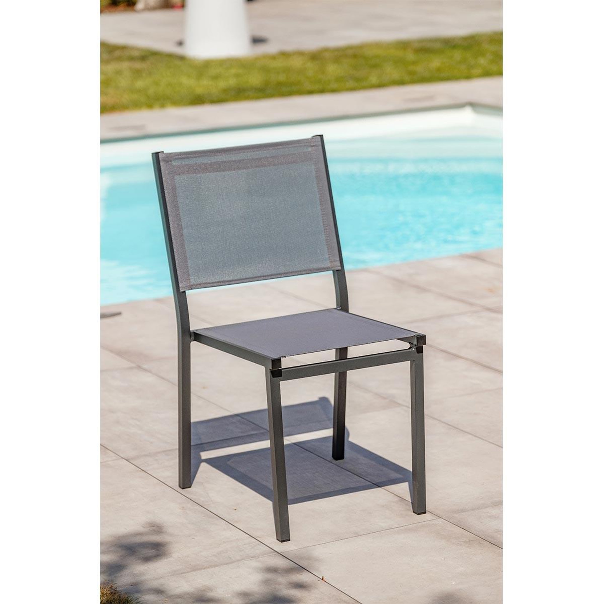 Voir la diapositive 2 : DCB GARDEN Chaise de Jardin Empilable  Tolede  87cm Gris Anthracite
