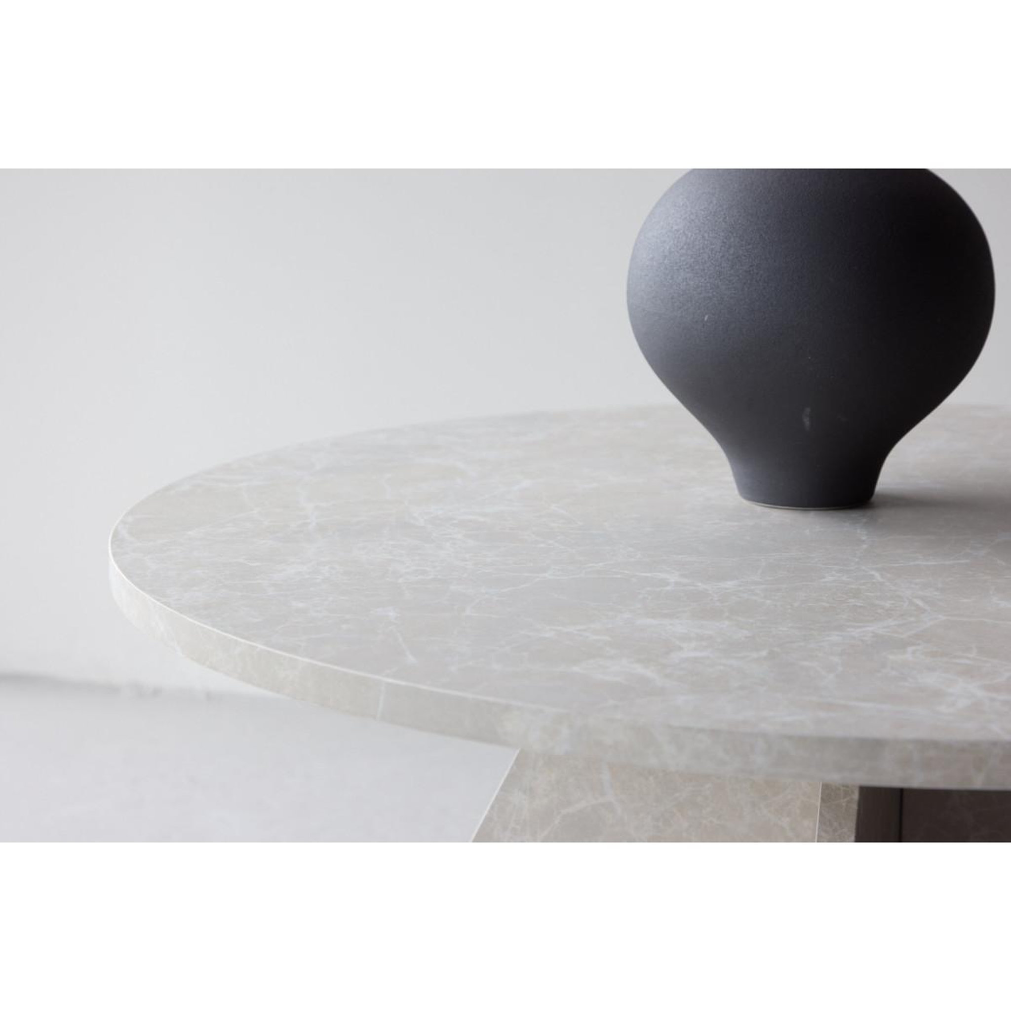 Voir la diapositive 5 : Paris Prix Table basse effet marbre  ﻿bootcut  80cm beige