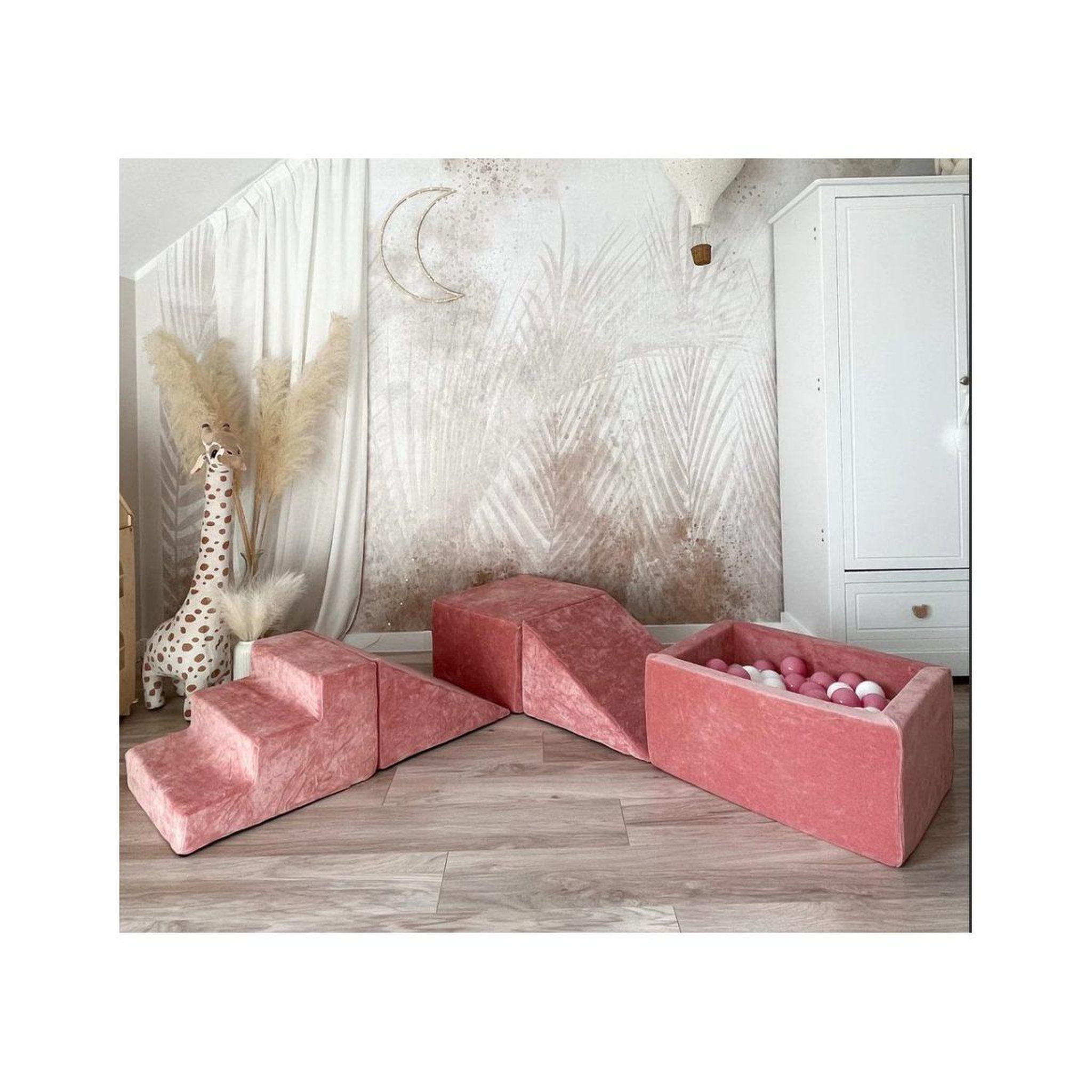 Voir la diapositive 2 : MONIO FOR KIDS Jeu en mousse 5 éléments avec mini piscine à balles velours rose