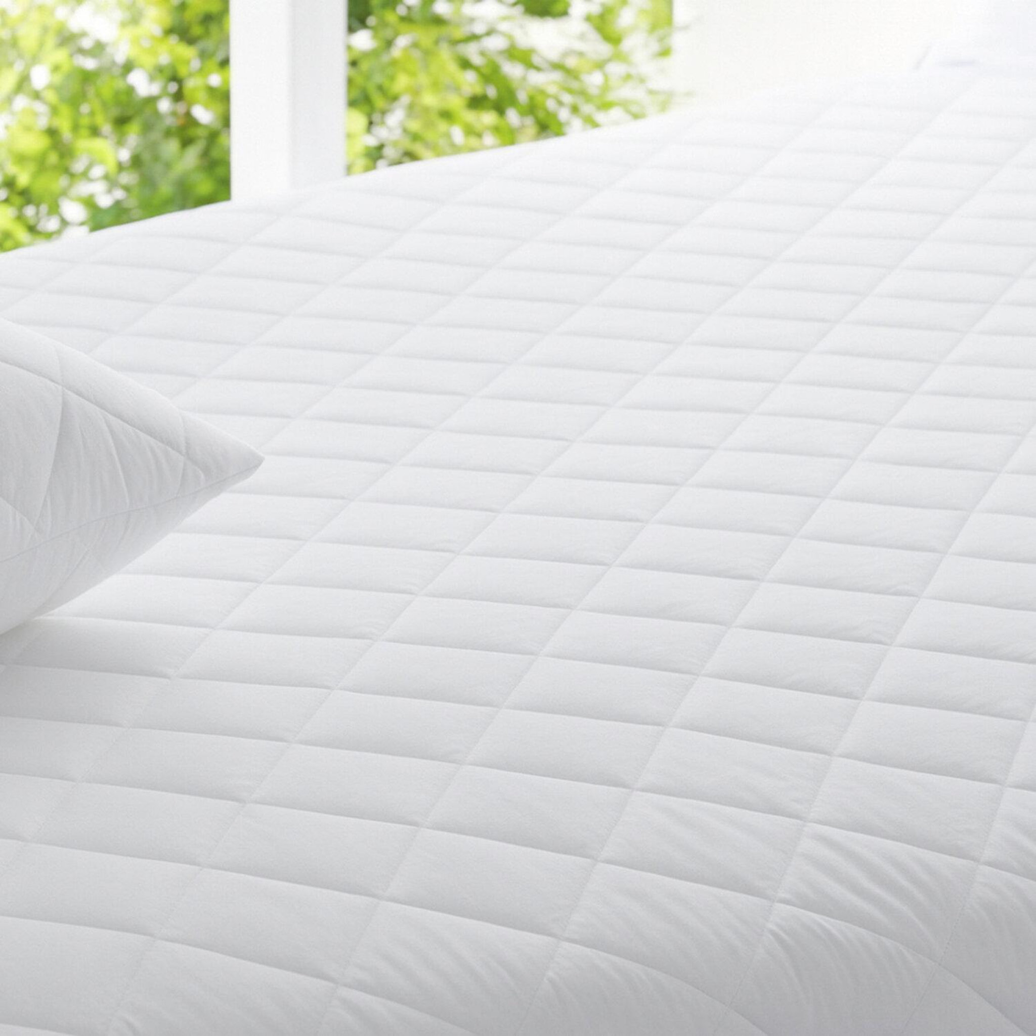 Voir la diapositive 2 : Les Ateliers du Linge Protège matelas 100%polyester 75gsm quilte waterp