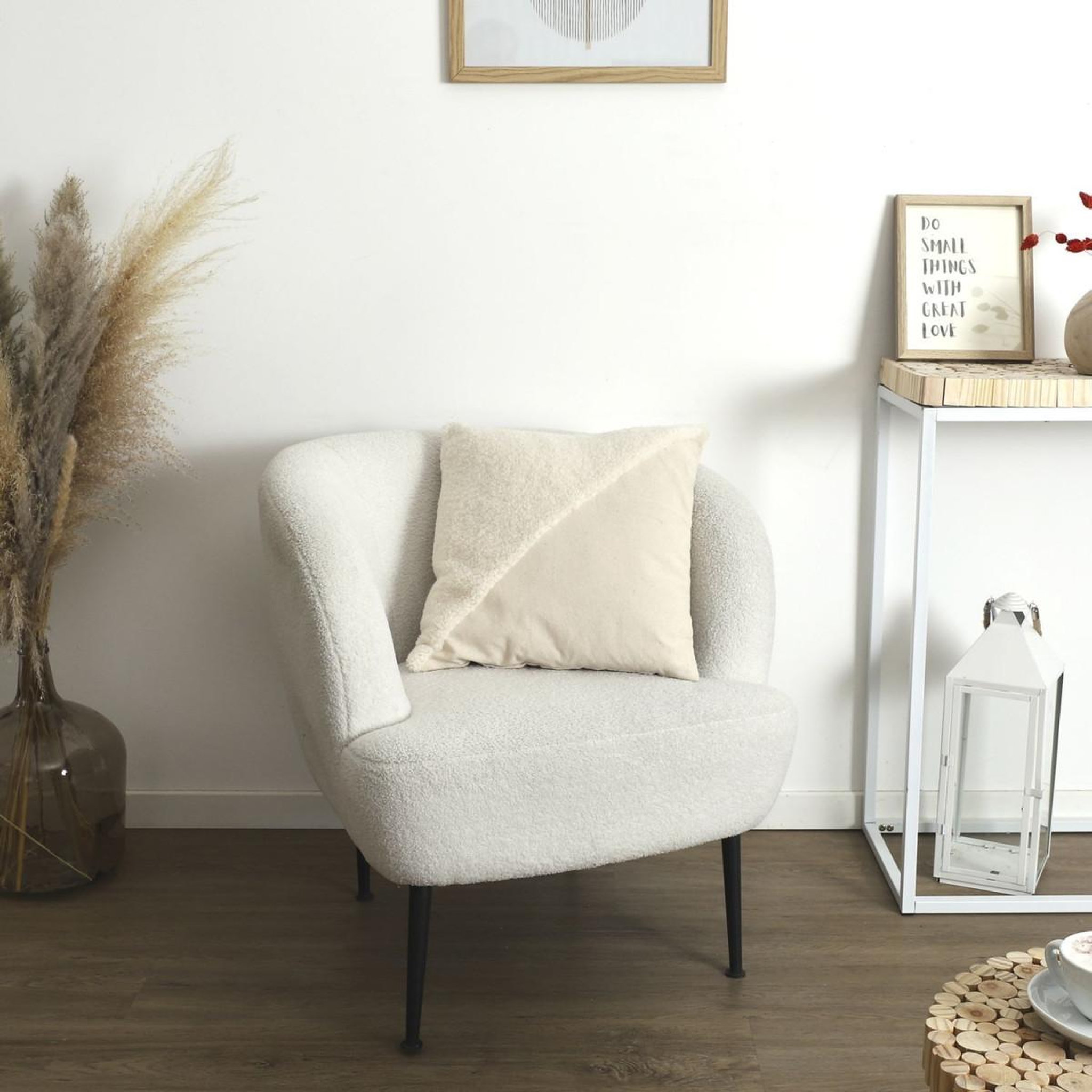 Voir la diapositive 4 : The Home Deco Factory Coussin déco  bouclette  40x40cm beige