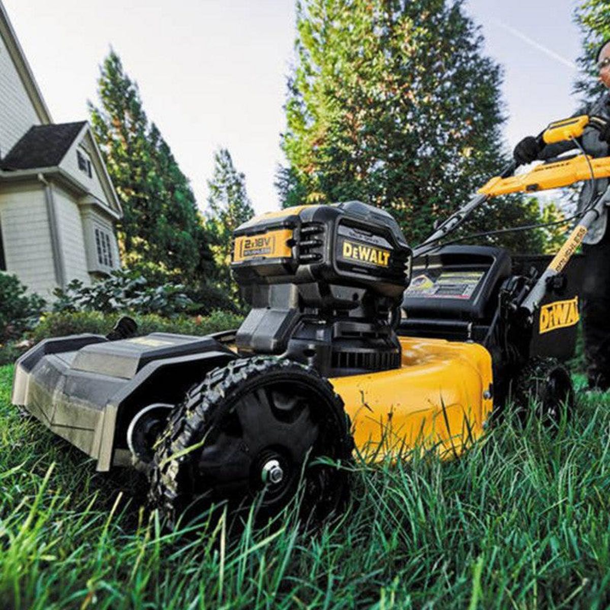 Dewalt Tondeuse 48cm 18V DEWALT DCMWSP564N-XJ