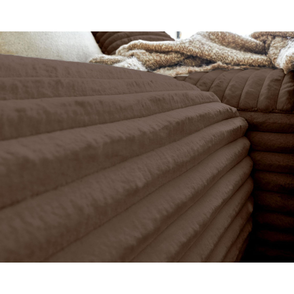 LISA DESIGN Laponie - canapé d'angle droit - 4 places - en fausse fourrure côtelée