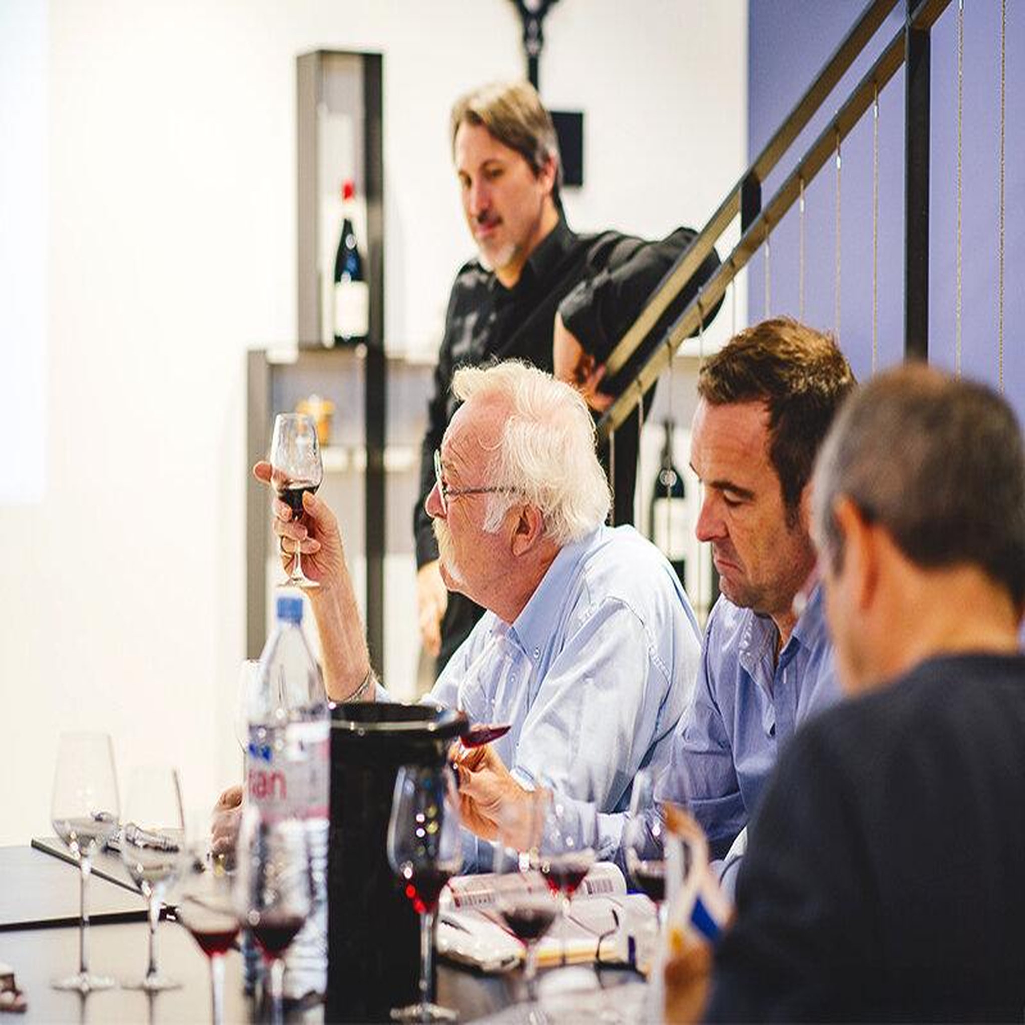 Voir la diapositive 2 : Smartbox Journée d'initiation à l'œnologie pour maîtriser les incontournables du vin avec prodégustation - coffret cadeau gastronomie