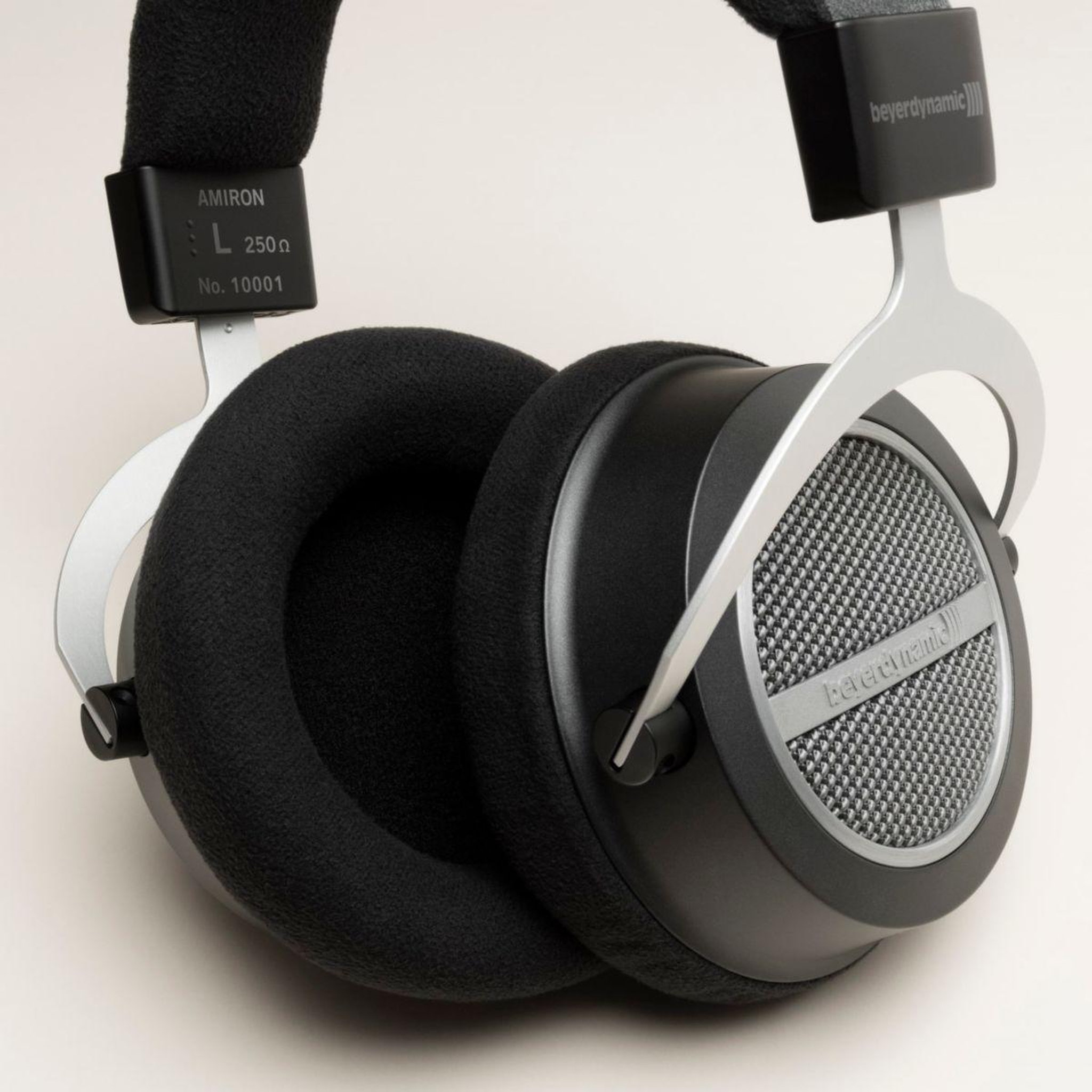 Voir la diapositive 5 : BEYERDYNAMICS Casque AMIRON HOME N&M