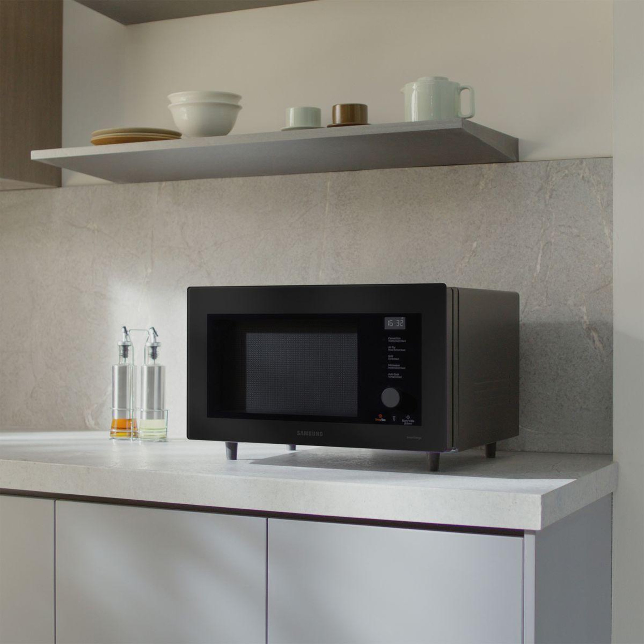 Voir la diapositive 4 : Samsung Micro ondes combiné MC32DG7646CKE1 noir