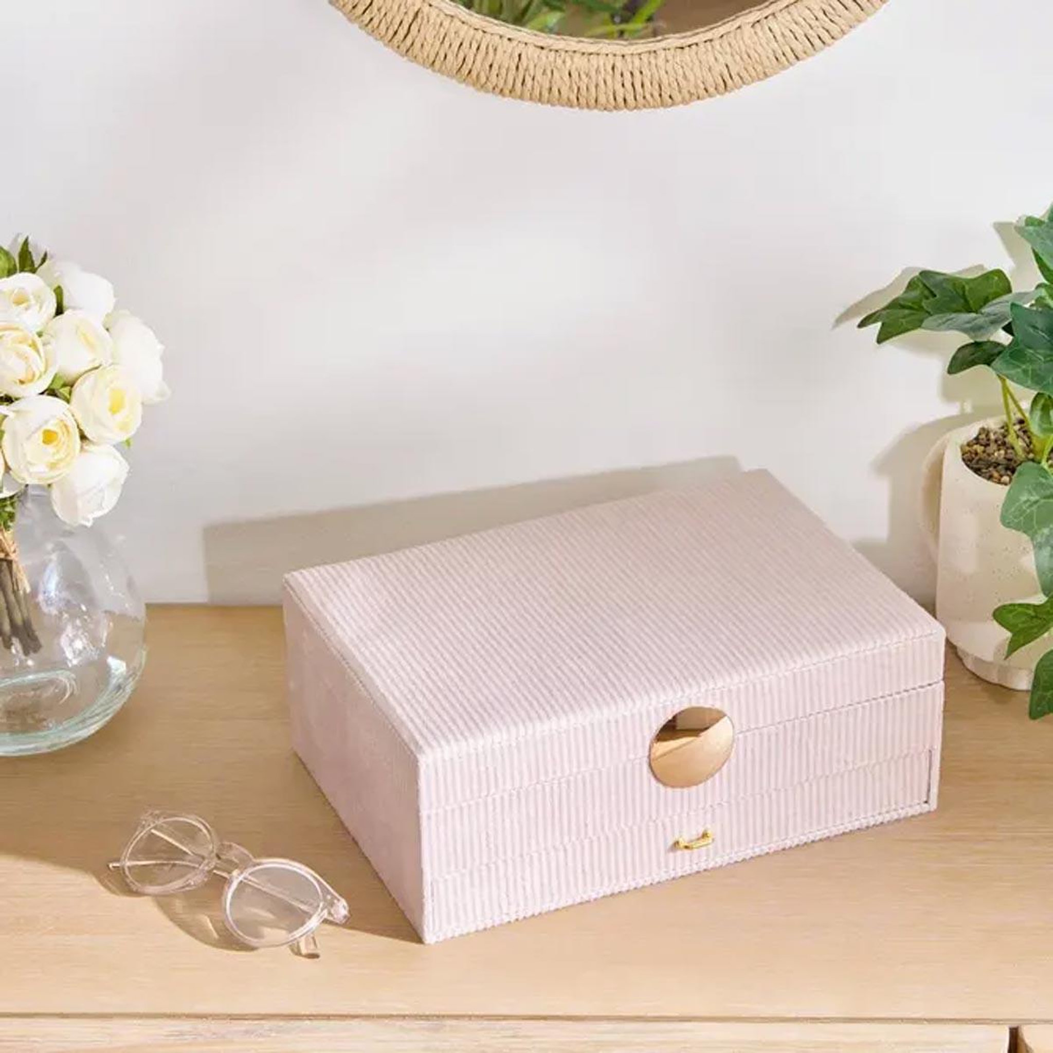 Voir la diapositive 4 : ATMOSPHERA Boîte à Bijoux en Velours  Enya  27cm Beige