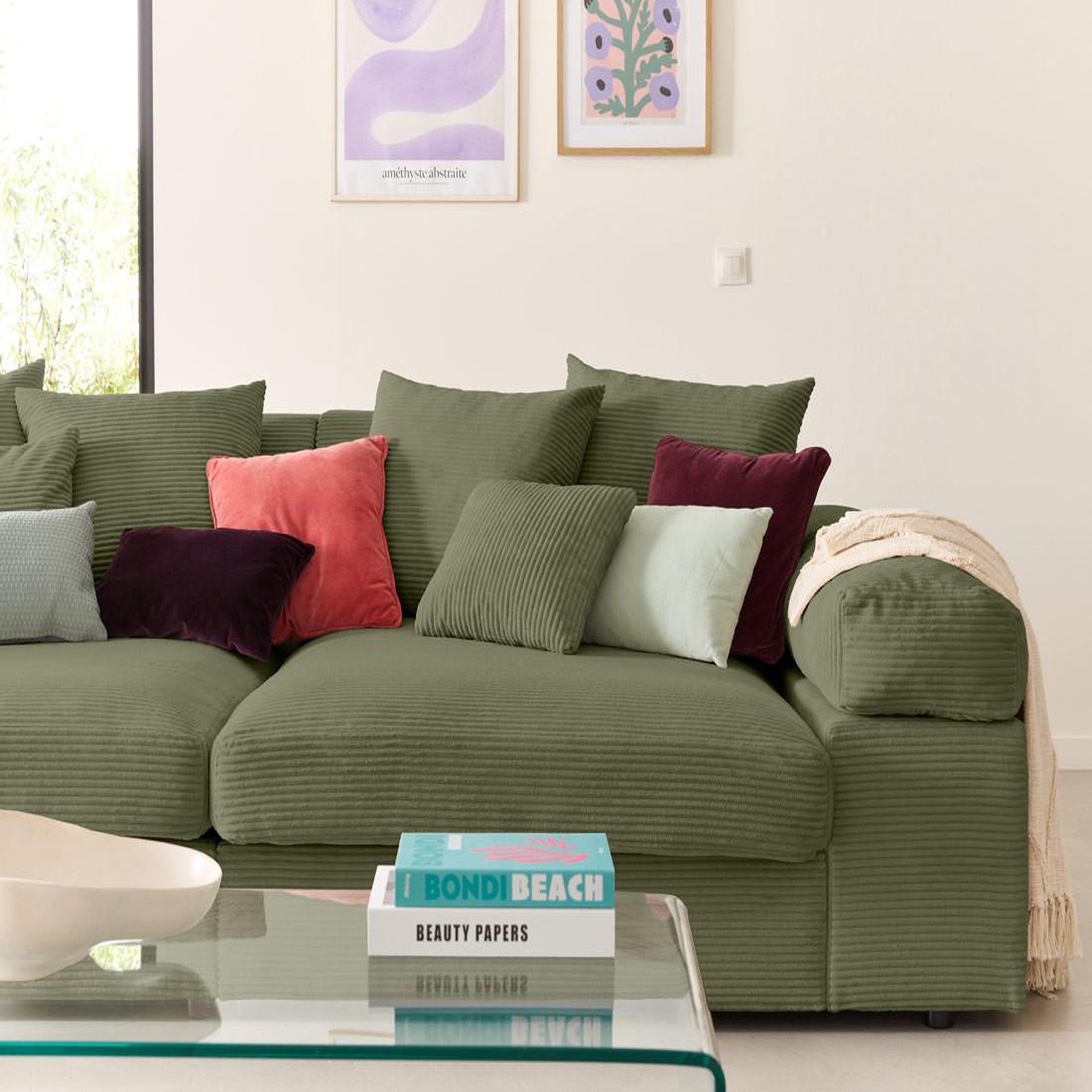 Voir la diapositive 5 : LISA DESIGN Aspen - canapé 4 places - assise profonde - velours côtelé