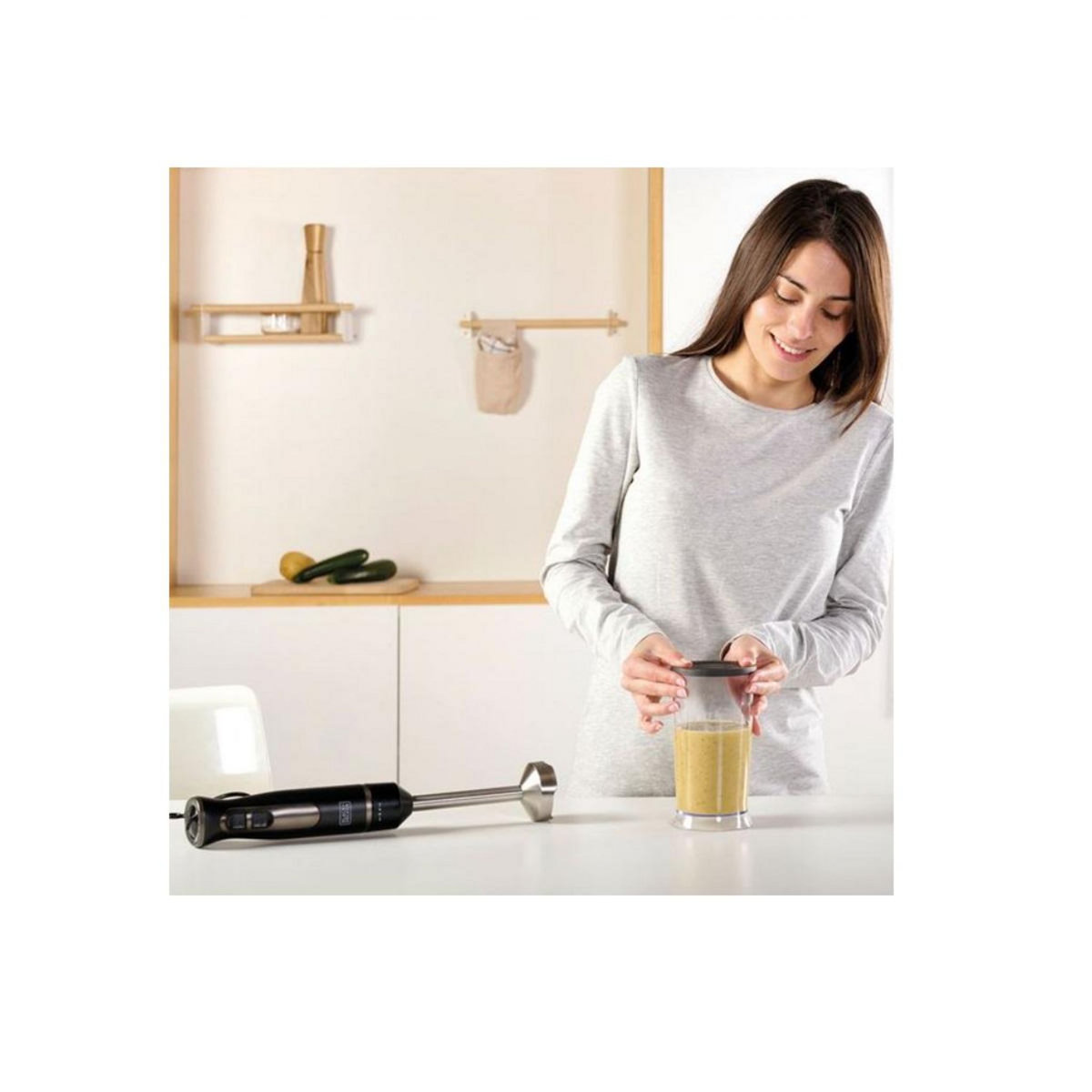 Black et Decker Mixeur plongeant 800w noir - BXHB800E