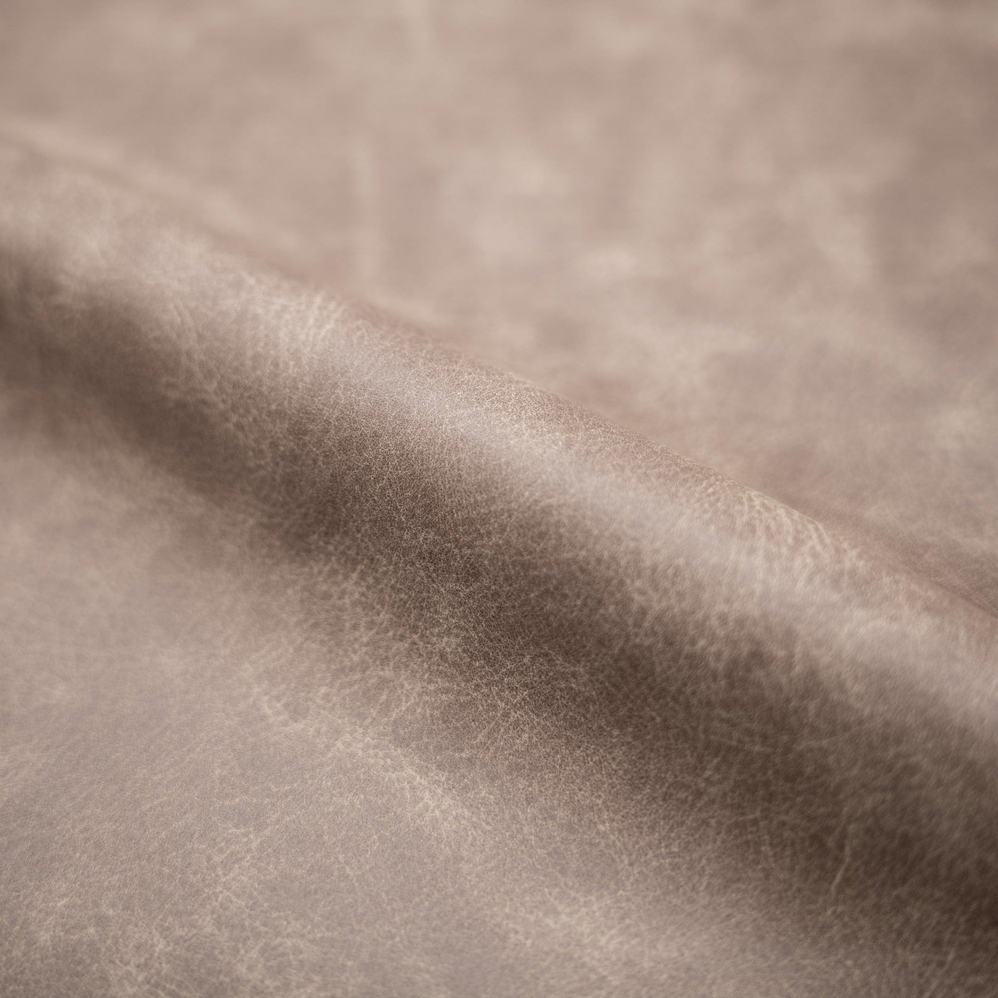 Voir la diapositive 3 : MAISON PAVANE Lot de 2 chaises pour îlot central 65 cm en cuir synthétique taupe-henrik