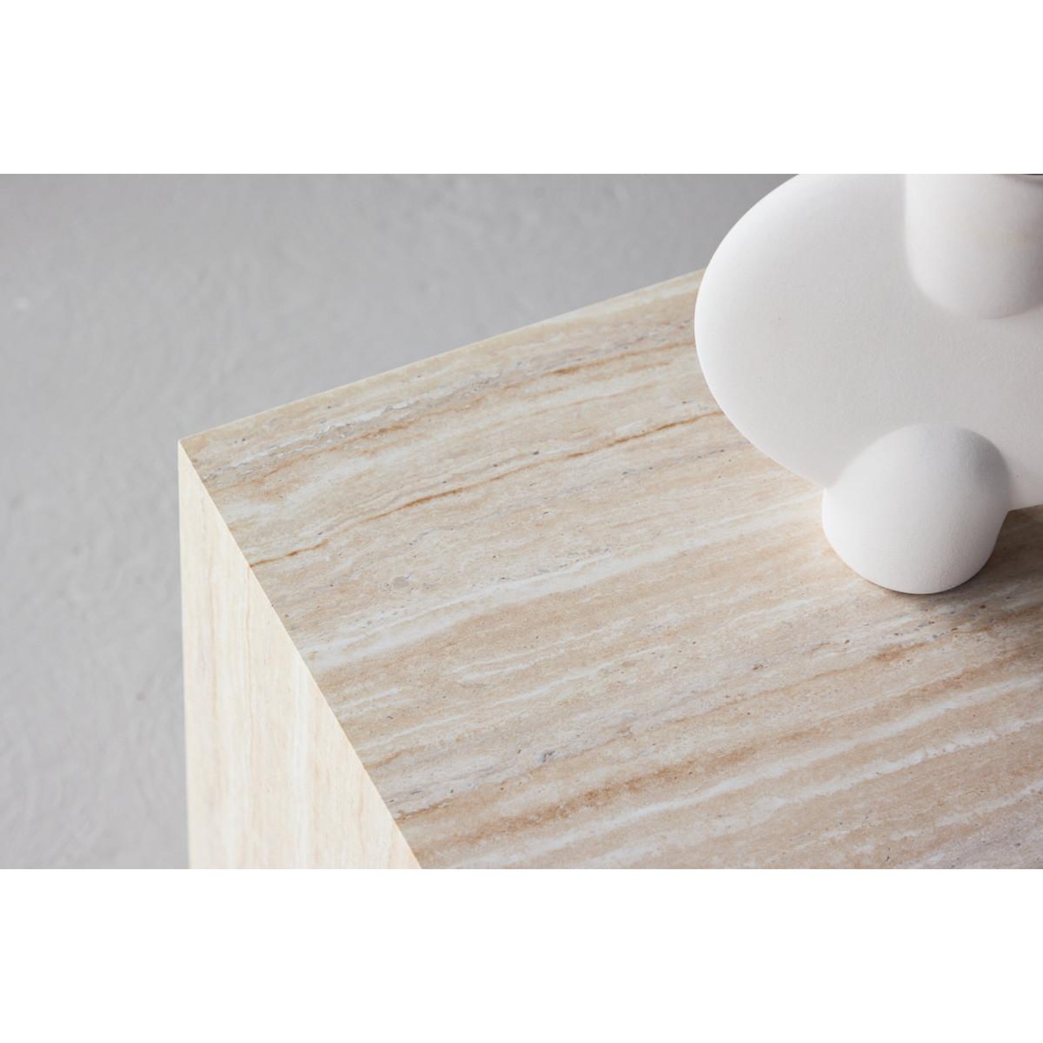 Voir la diapositive 6 : Paris Prix Table d'appoint effet travertin  york  45cm beige