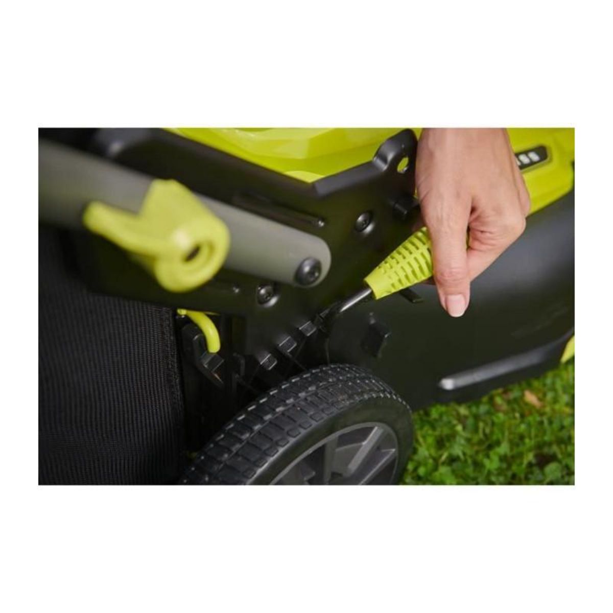 Ryobi Tondeuse poussée RYOBI 18V Brushless - coupe 40cm - Sans batterie ni chargeur - RY18LMX40C-0