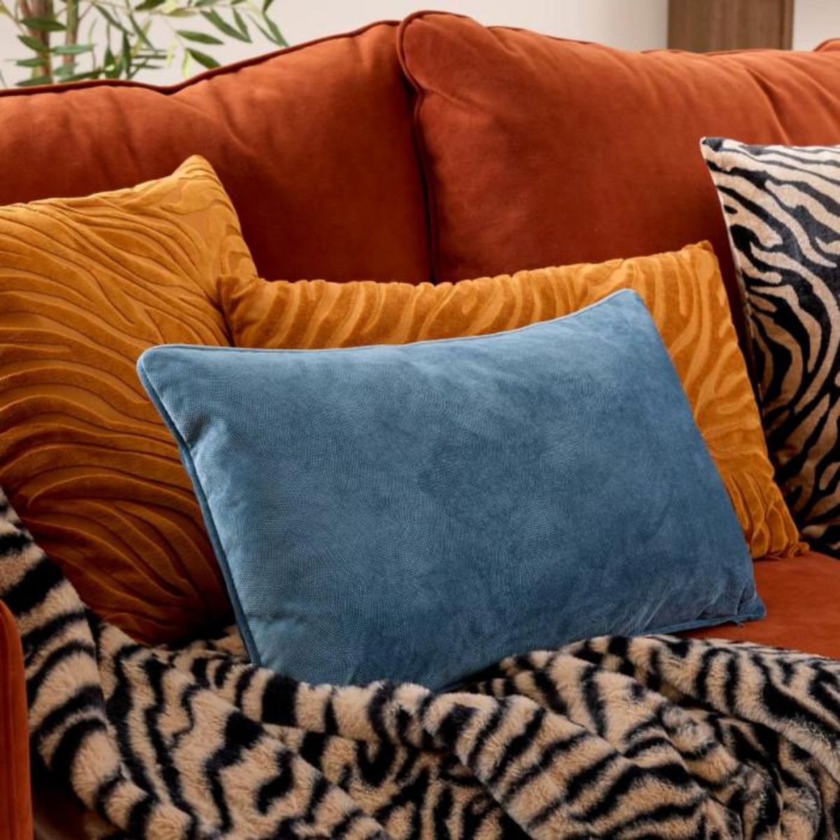 ATMOSPHERA Coussin Déco Uni  Lilou  30x50cm Bleu Égéen