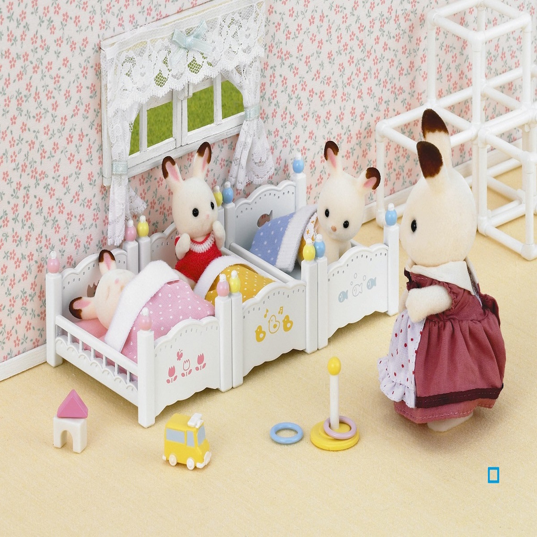 Voir la diapositive 7 : Epoch d'Enfance 4448 Lits Superposés à 3 Couchettes Bébés Sylvanian