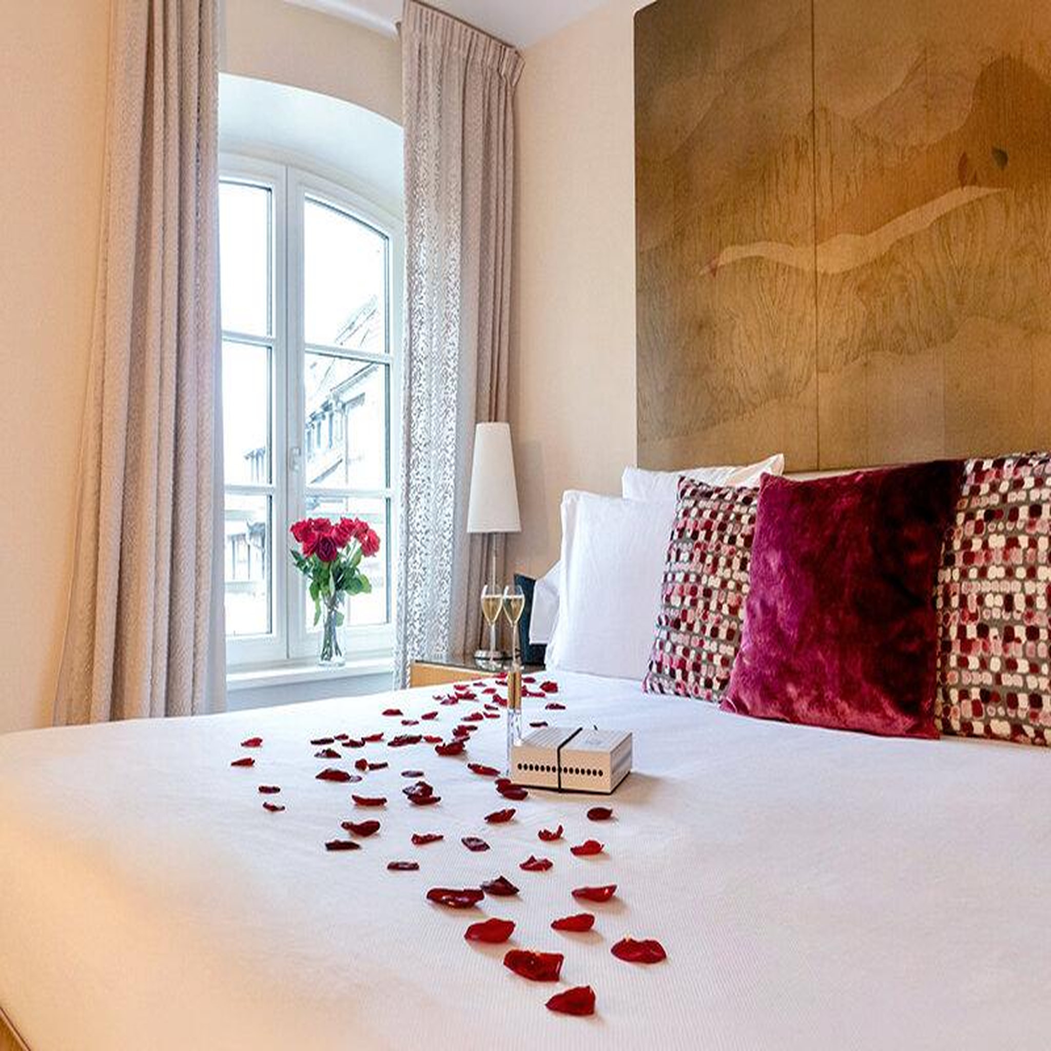 Voir la diapositive 2 : Smartbox 2 jours en hôtel 5* avec espace bien-être et champagne dans le cœur historique de strasbourg - coffret cadeau séjour