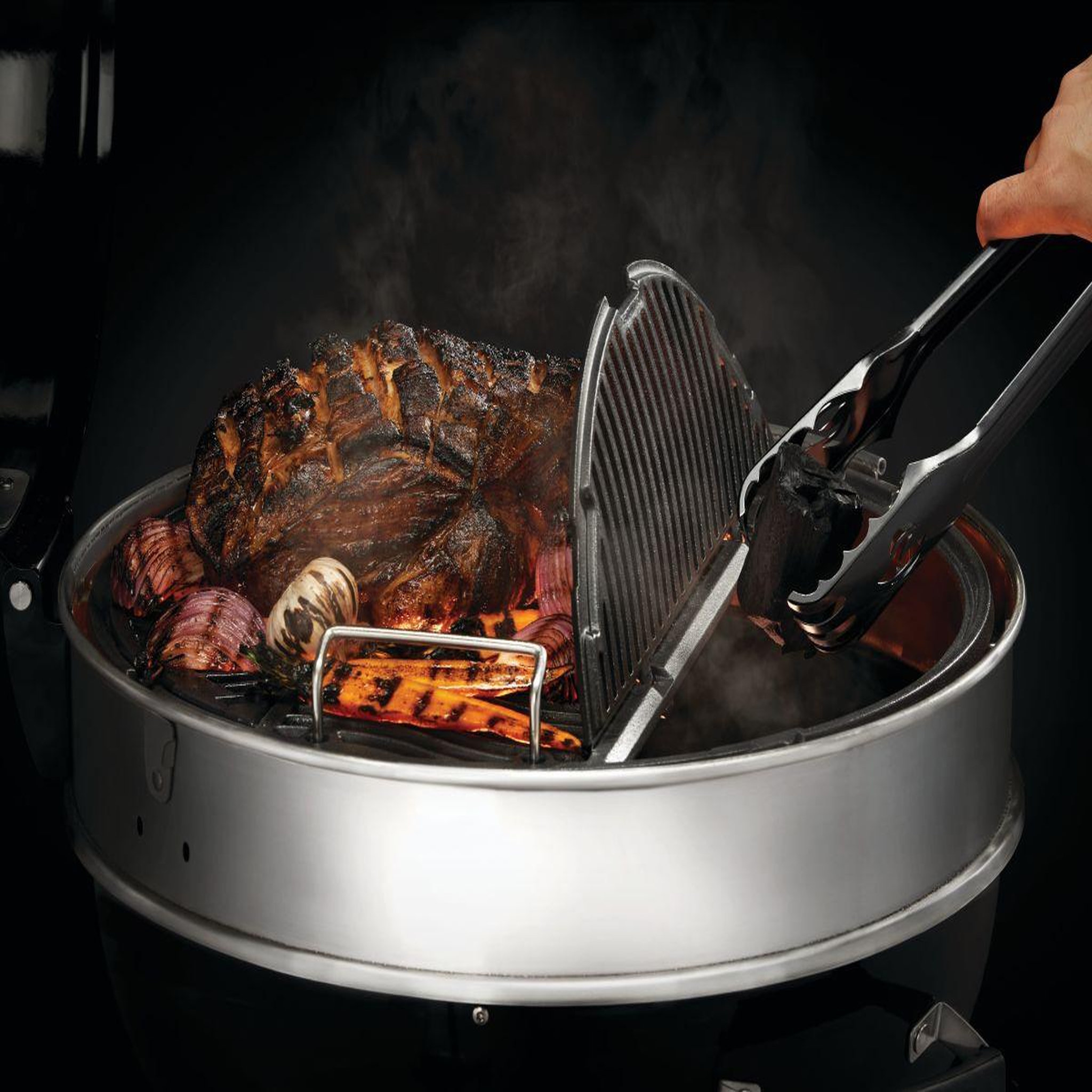 Voir la diapositive 5 : NAPOLEON Barbecue charbon kettle pro noir sur pieds 57cm