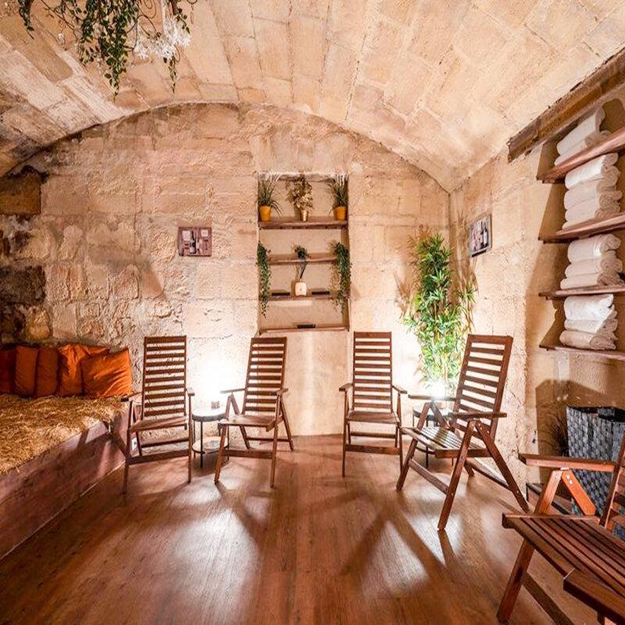 Voir la diapositive 3 : Smartbox Accès au spa bain de bière ou de vin avec dégustation à bordeaux - coffret cadeau bien-être