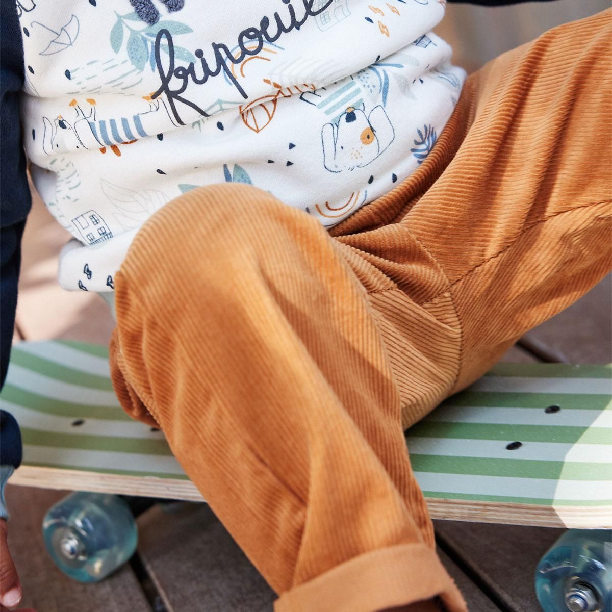 Petit Béguin Pantalon bébé en velours côtelé Malo