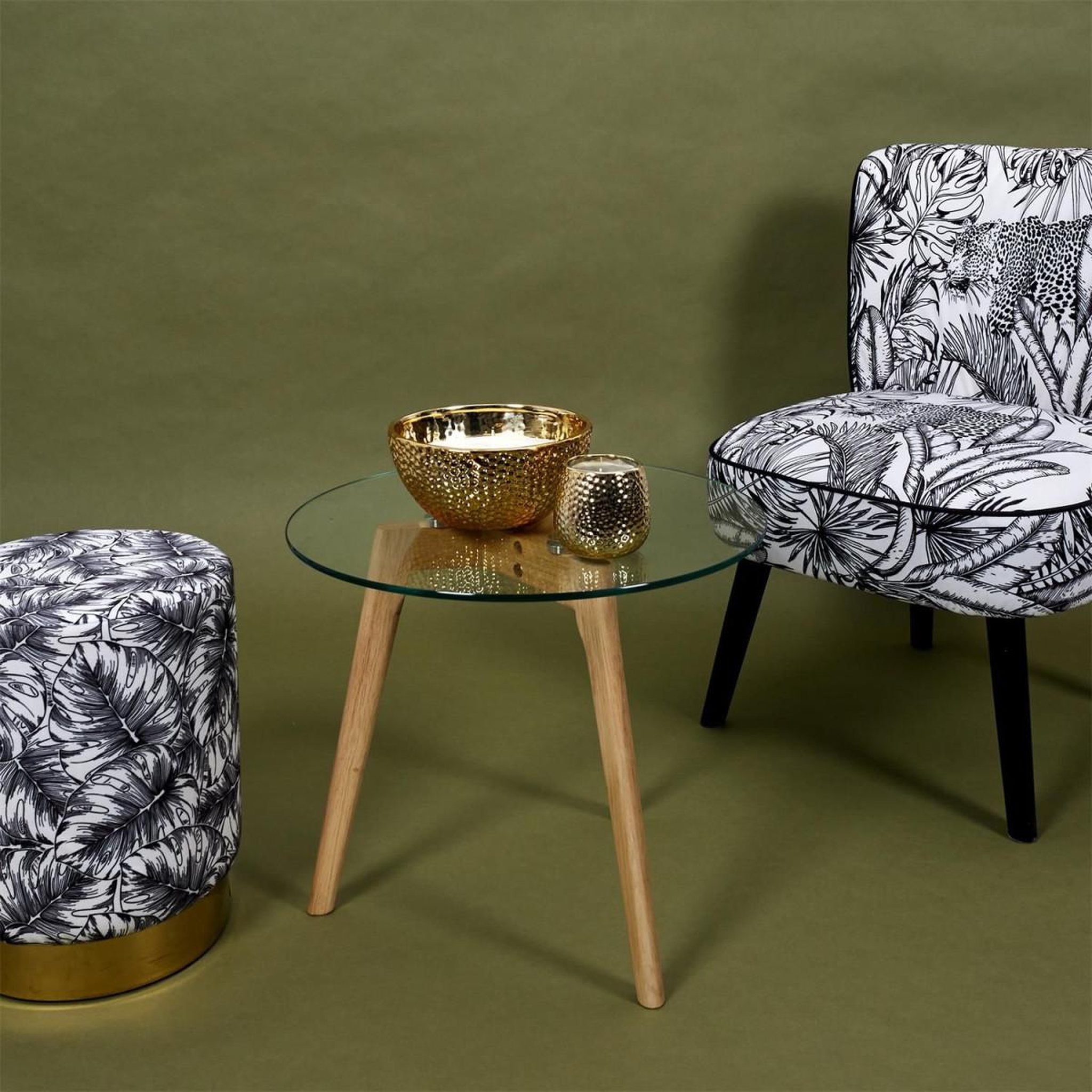 Voir la diapositive 5 : The Home Deco Factory Bougie parfumée 5 mèches  martelé or  21cm ambre