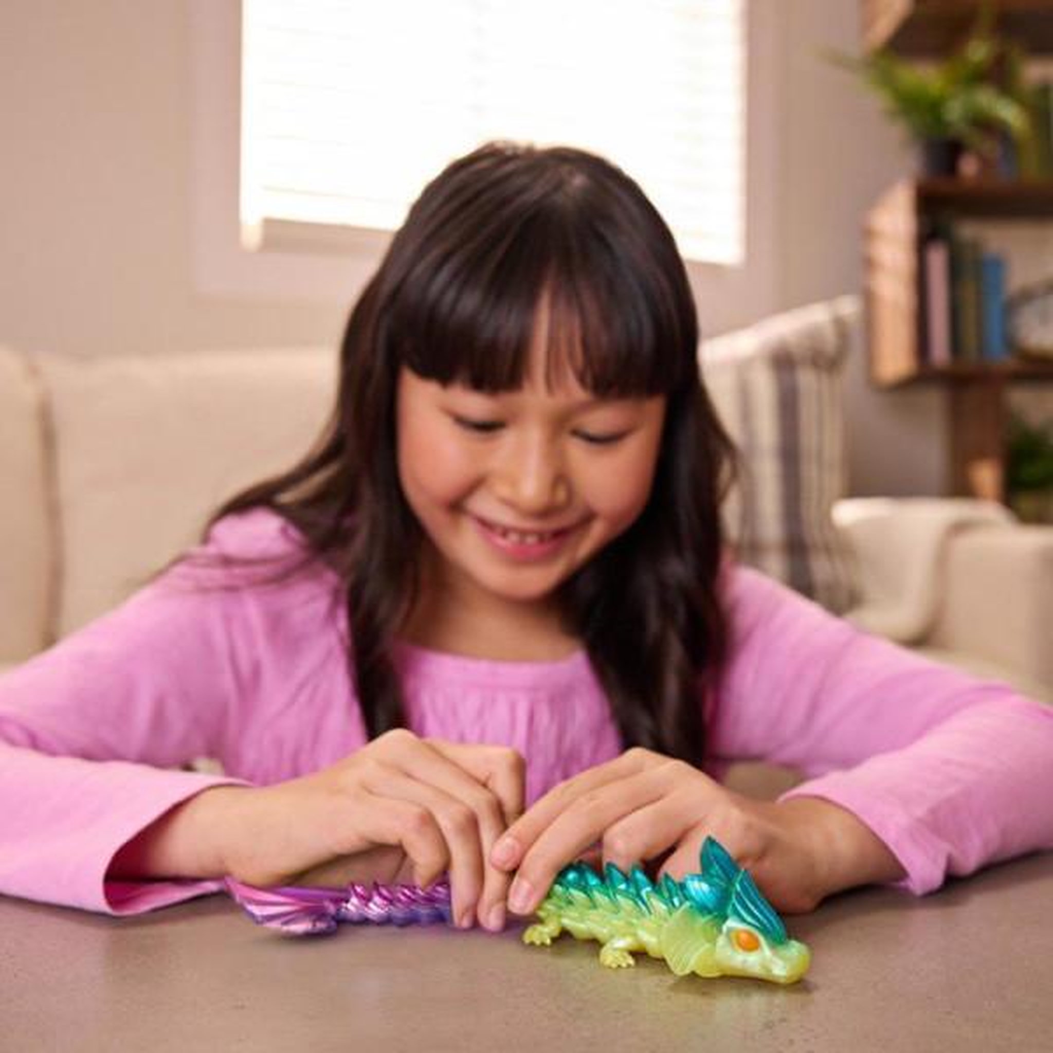 Voir la diapositive 3 : Spin Master Mini dragon - Modele aléatoire - Crystalynx Dragons