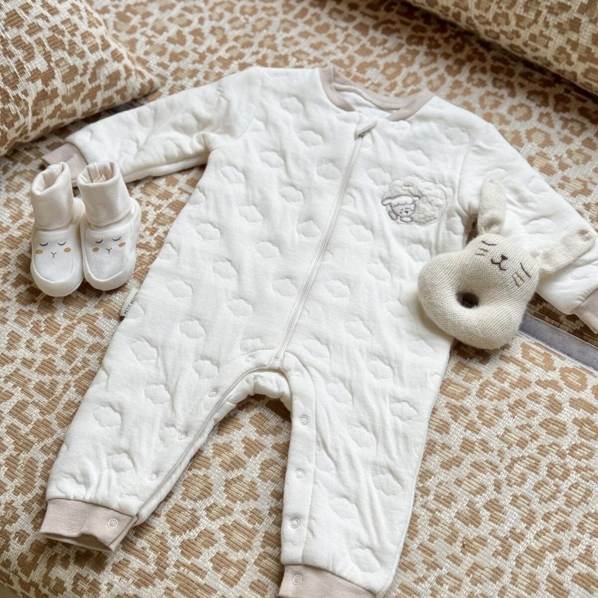 Petit Béguin Combinaison bébé en molleton et chaussons Câlins