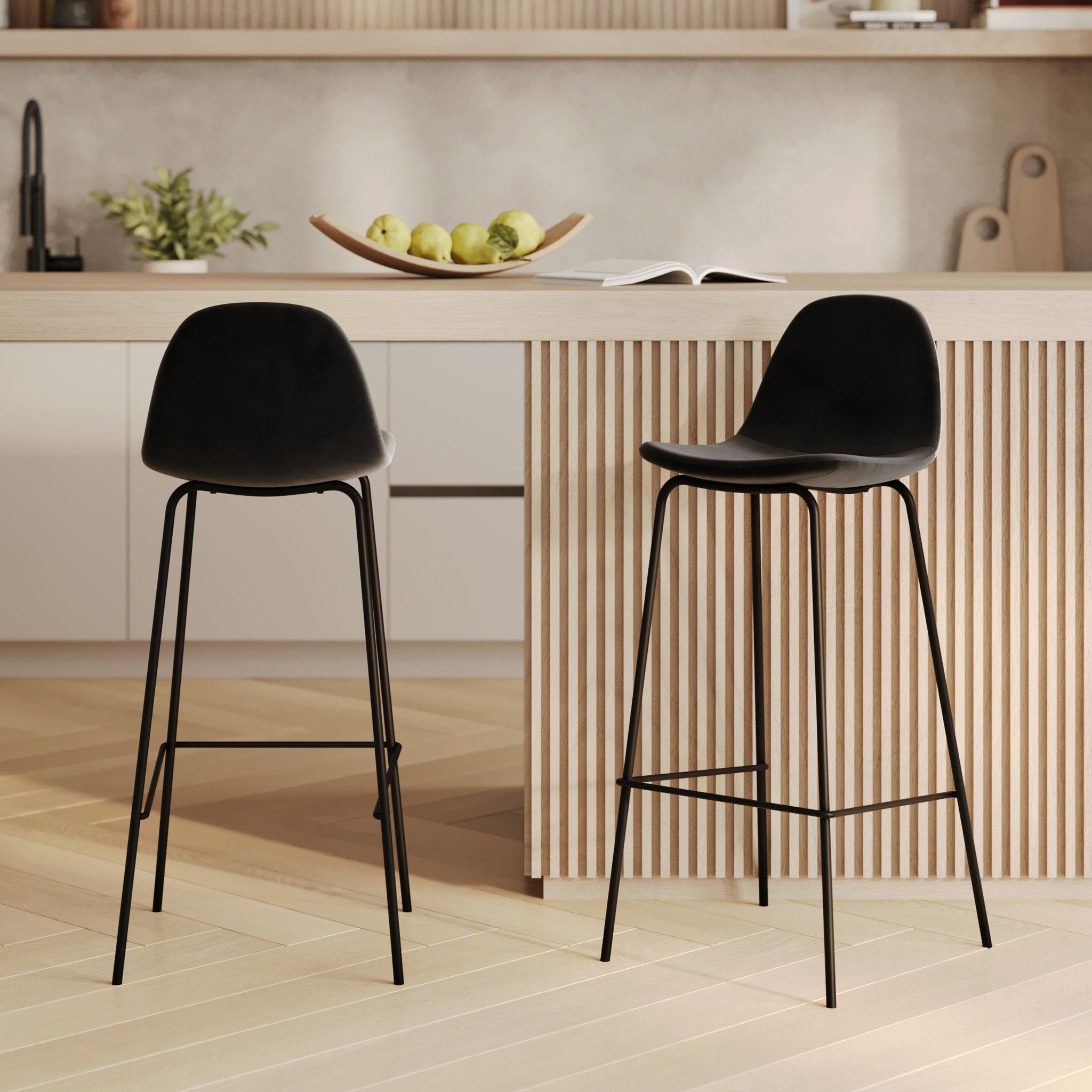 Voir la diapositive 2 : MAISON PAVANE Lot de 2 chaises de bar en velours noir 75 cm-henrik
