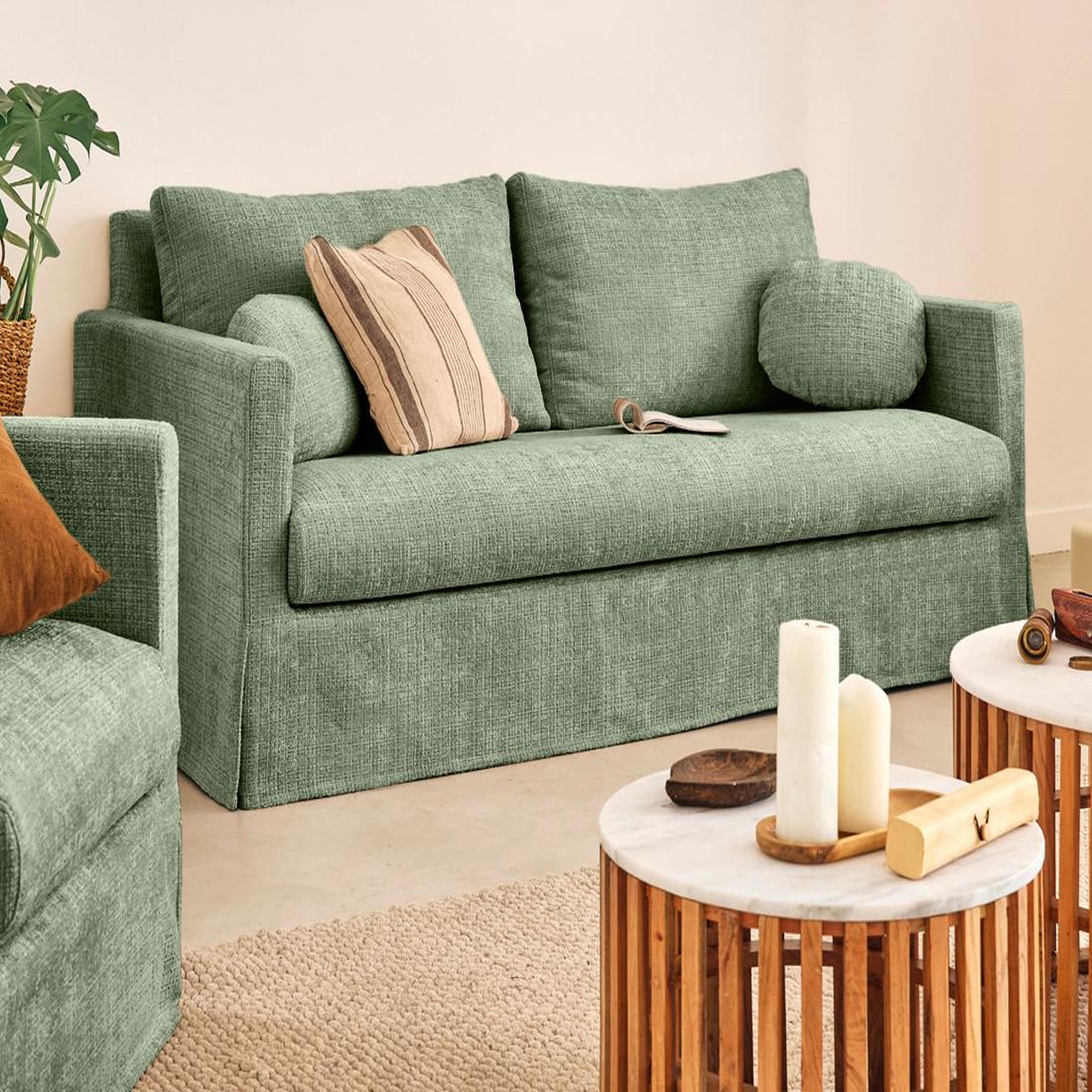 Voir la diapositive 2 : LISA DESIGN Serena - canapé droit déhoussable 3 places en velours texturé