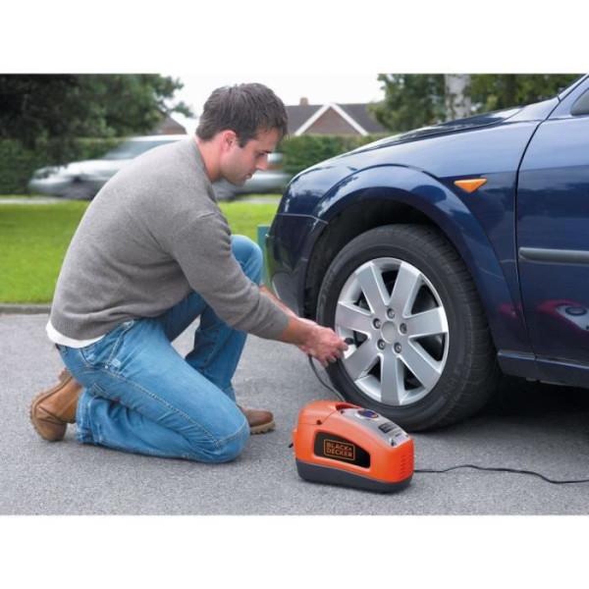 Voir la diapositive 4 : Black et Decker Gonfleur compresseur filaire - BLACK&DECKER - ASI300-QS - 11 bars/160 PSI