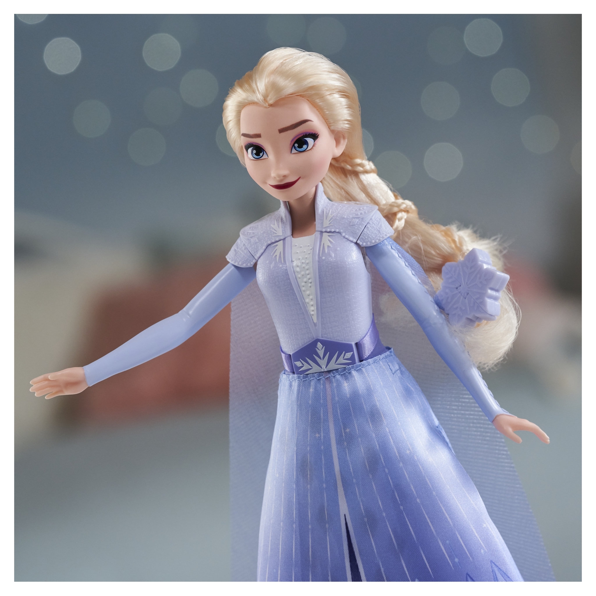 Voir la diapositive 4 : HASBRO Poupée Anna transformation finale Reine des neiges