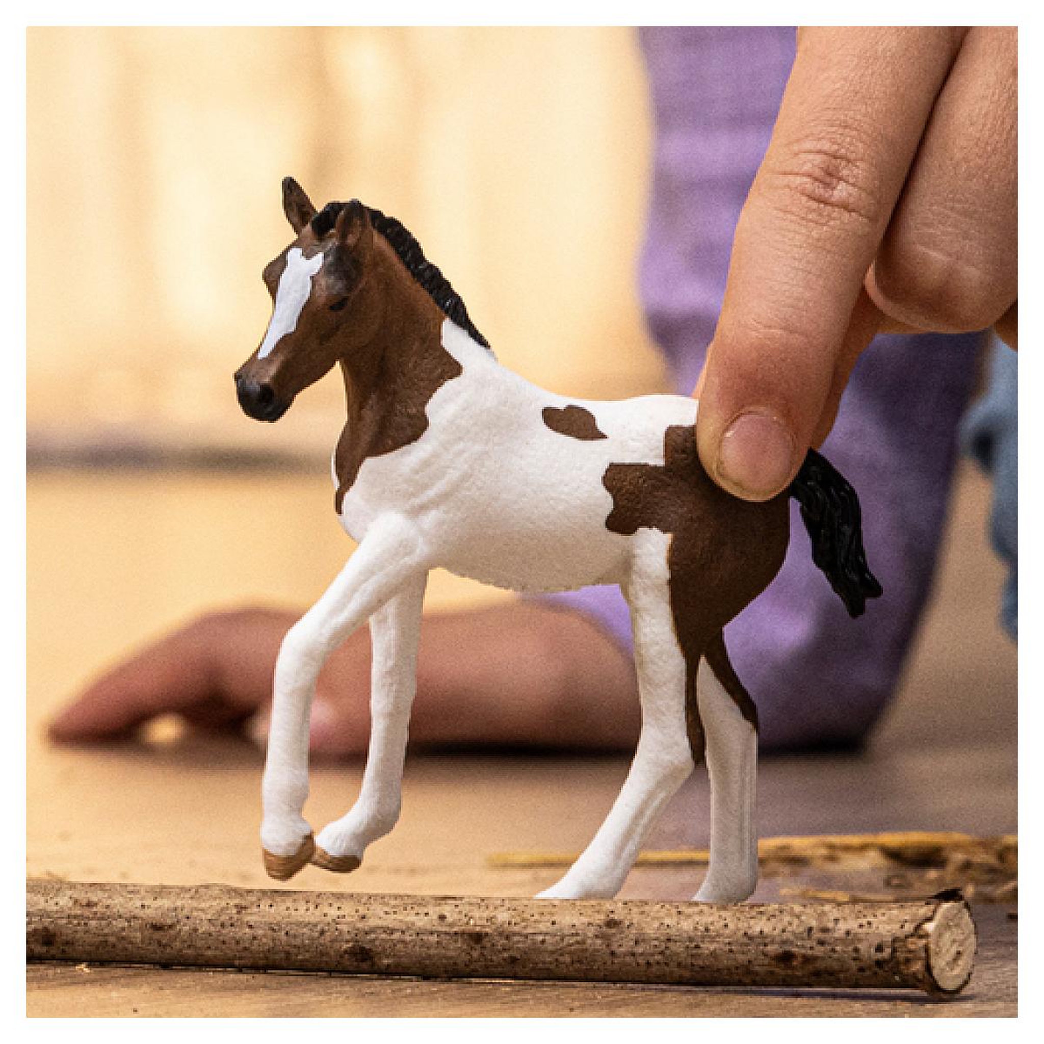 Voir la diapositive 2 : Schleich 14899 Poulain Paint Horse