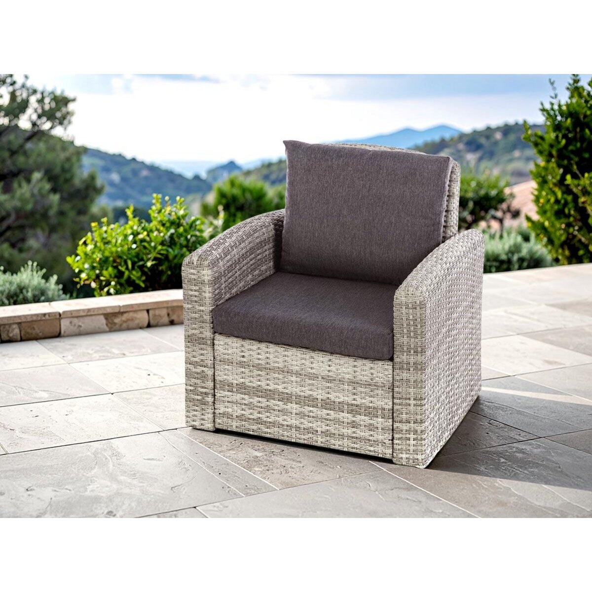 HESPERIDE Fauteuil de jardin en résine tressée Polynesia Havane - Hespéride