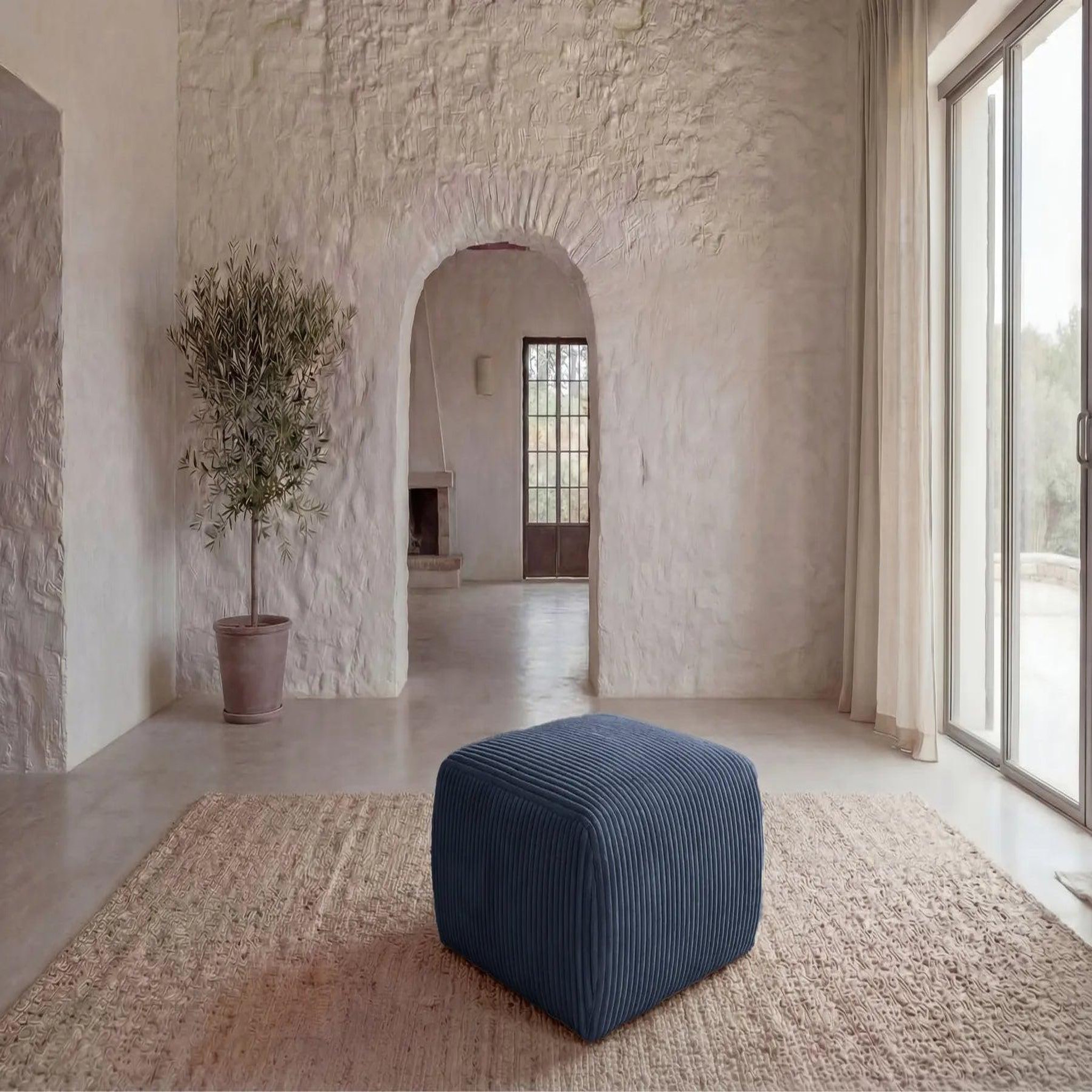 Voir la diapositive 2 : CASANOVA PARIS Elio - pouf velours côtelé