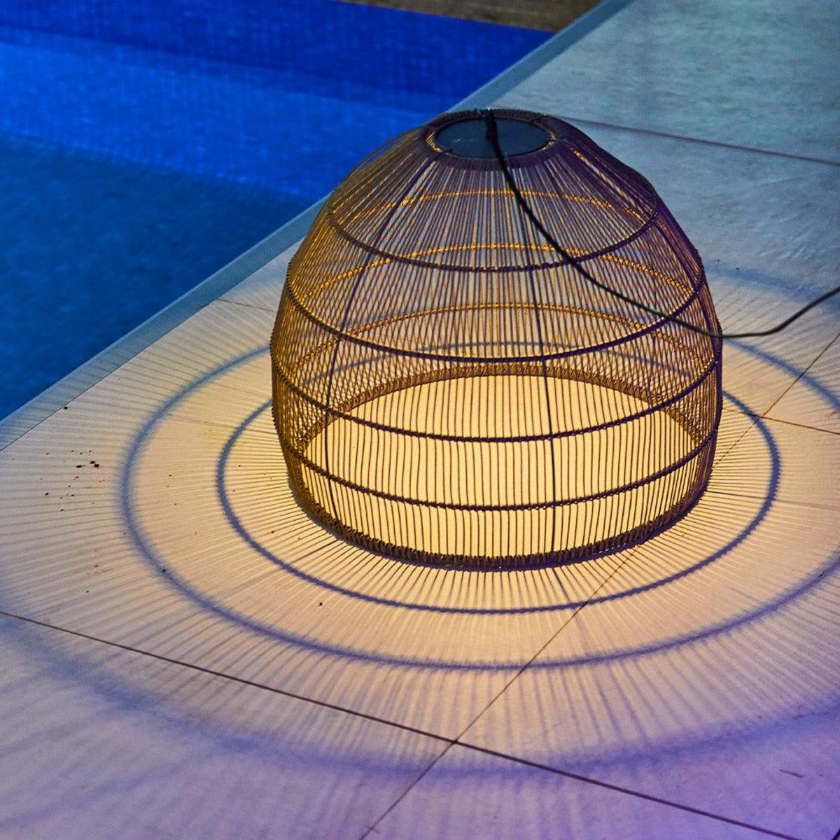 Lumisky Suspension solaire naturel MAIDO Gris Poly rotin H42cm