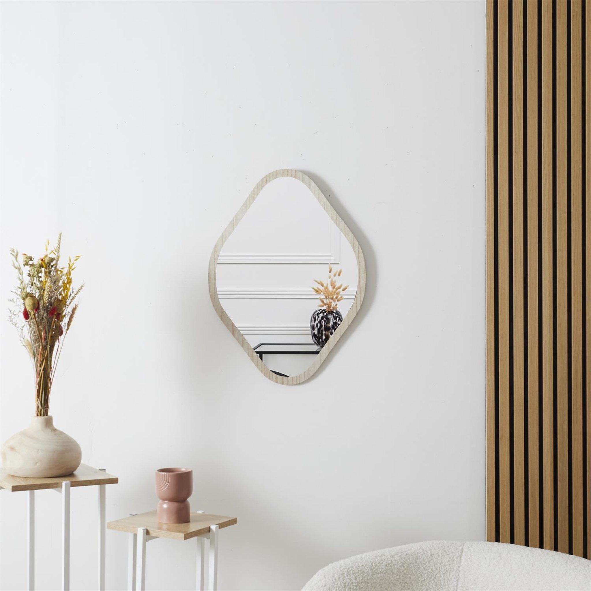 Voir la diapositive 4 : The Home Deco Factory Miroir losange contour bois 44x60 cm - Marron