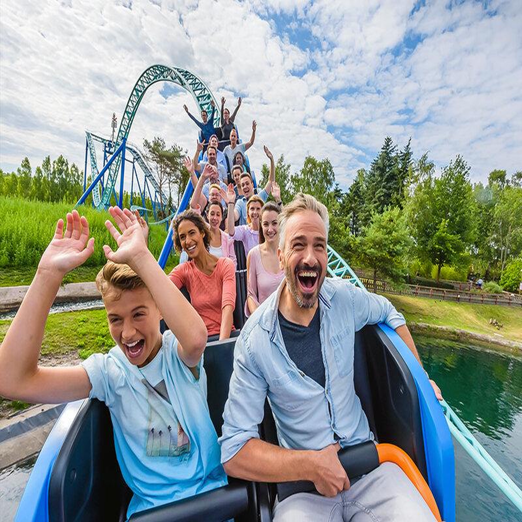 Voir la diapositive 2 : Smartbox Parc astérix : billets d'entrée pour 2 adultes - coffret cadeau multi-thèmes