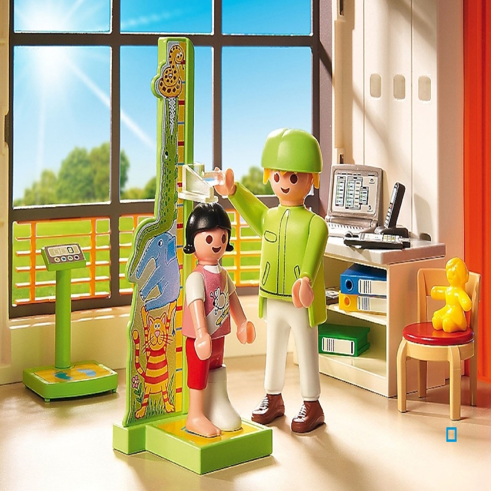 Voir la diapositive 4 : PLAYMOBIL 6657 - City life - Hôpital pédiatrique aménagé
