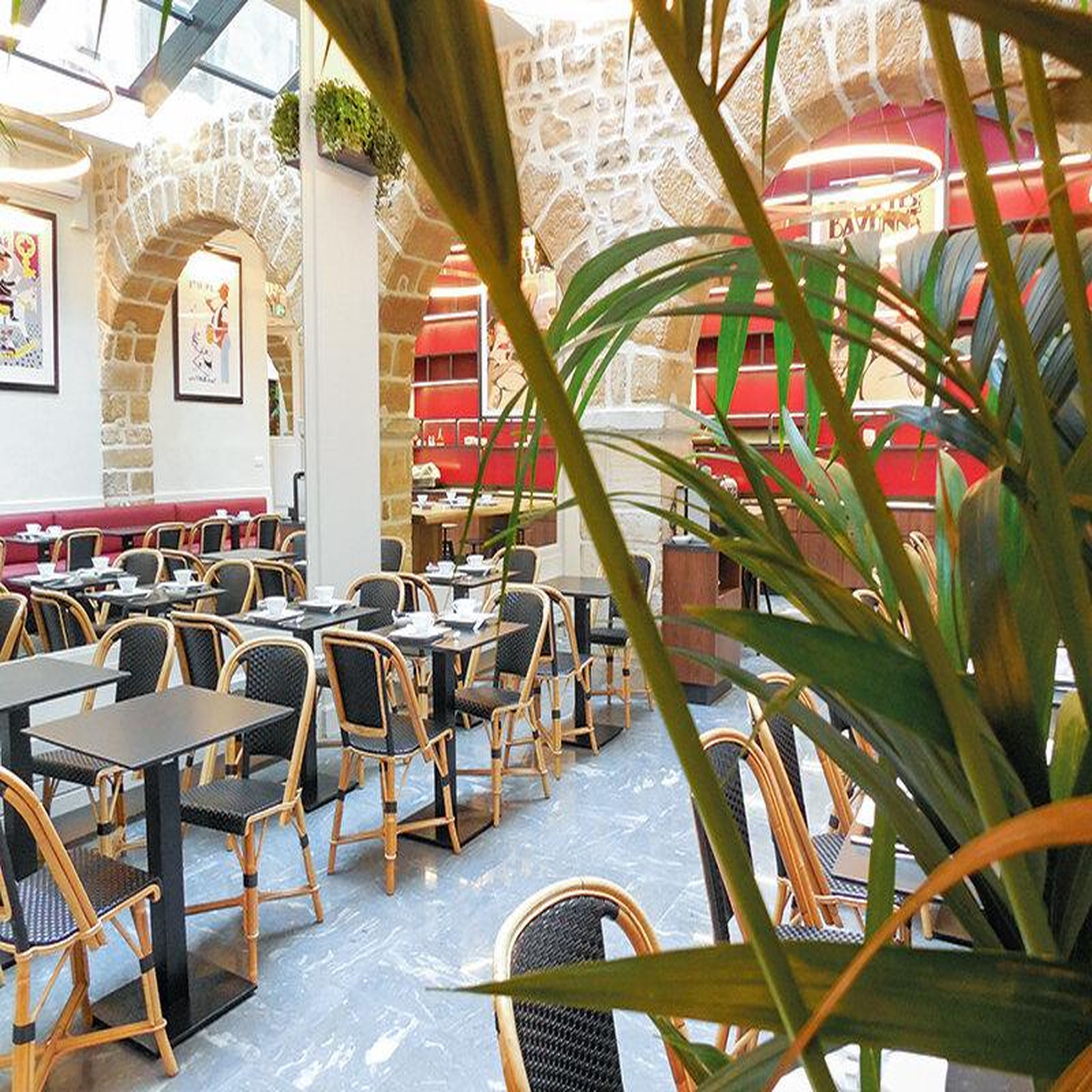 Voir la diapositive 2 : Smartbox Séjour enchanteur de 2 jours en hôtel mercure 4* en plein cœur de bayonne - coffret cadeau séjour