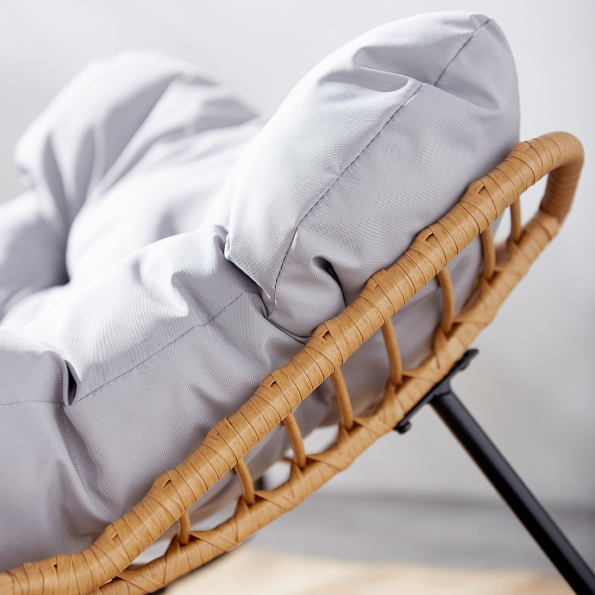 CONCEPT USINE Fauteuil à bascule en résine tressée coussin gris CANGGU