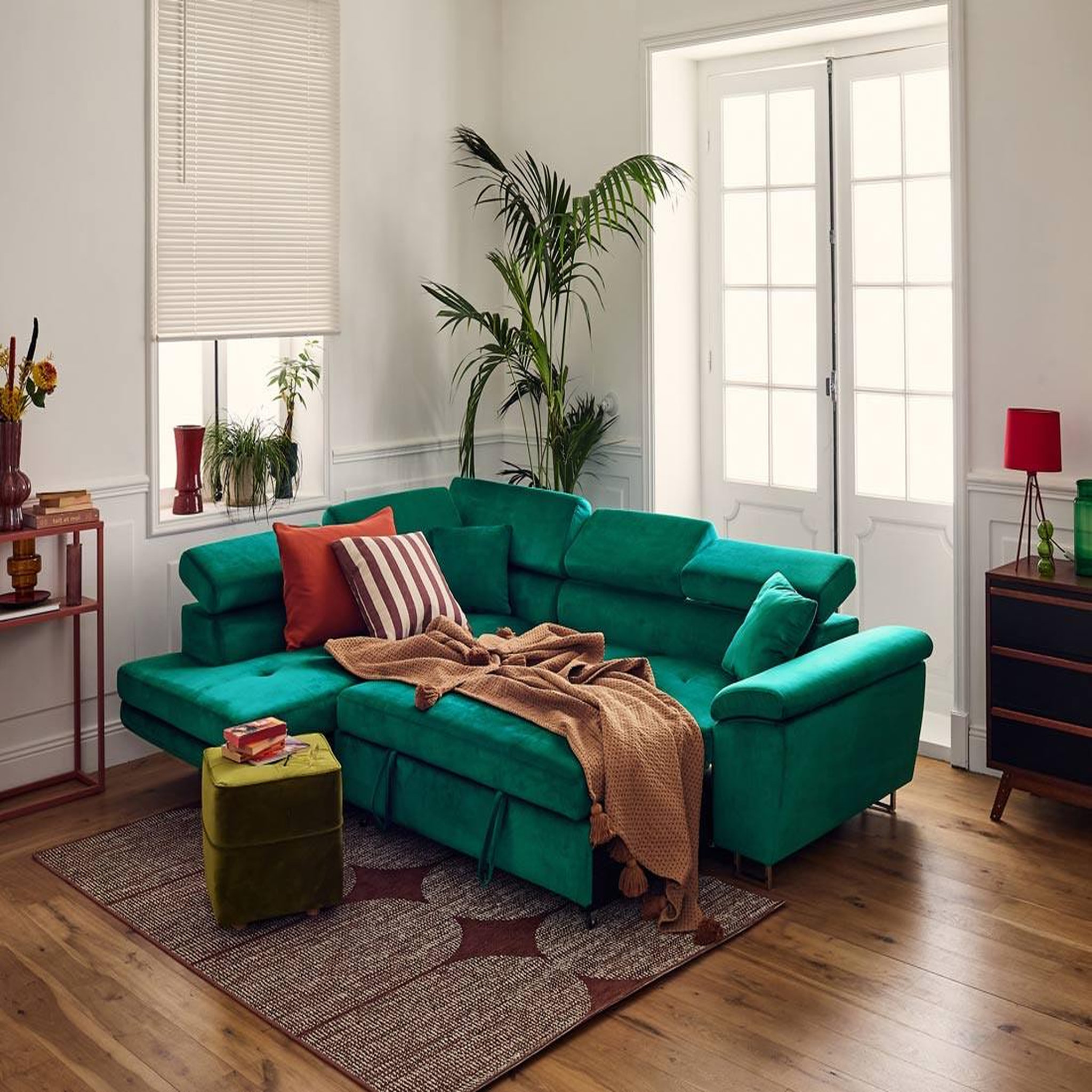 Voir la diapositive 3 : BEST MOBILIER Dimas - canapé d'angle gauche 5 places - convertible avec coffre et têtières réglables - en velours