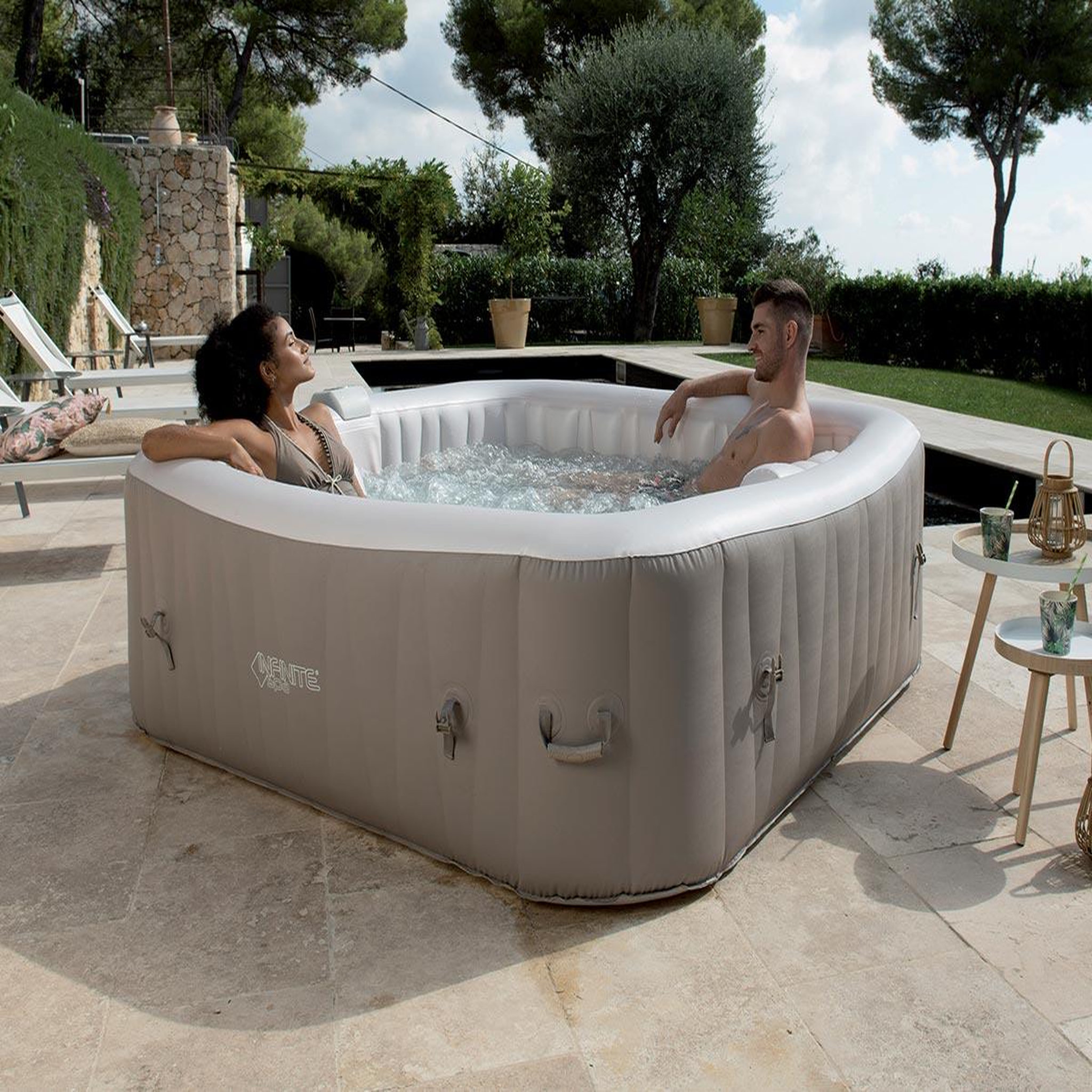Voir la diapositive 3 : INFINITE SPA Spa gonflable elite carré bulles 2 places + accessoires offerts - infinite spa