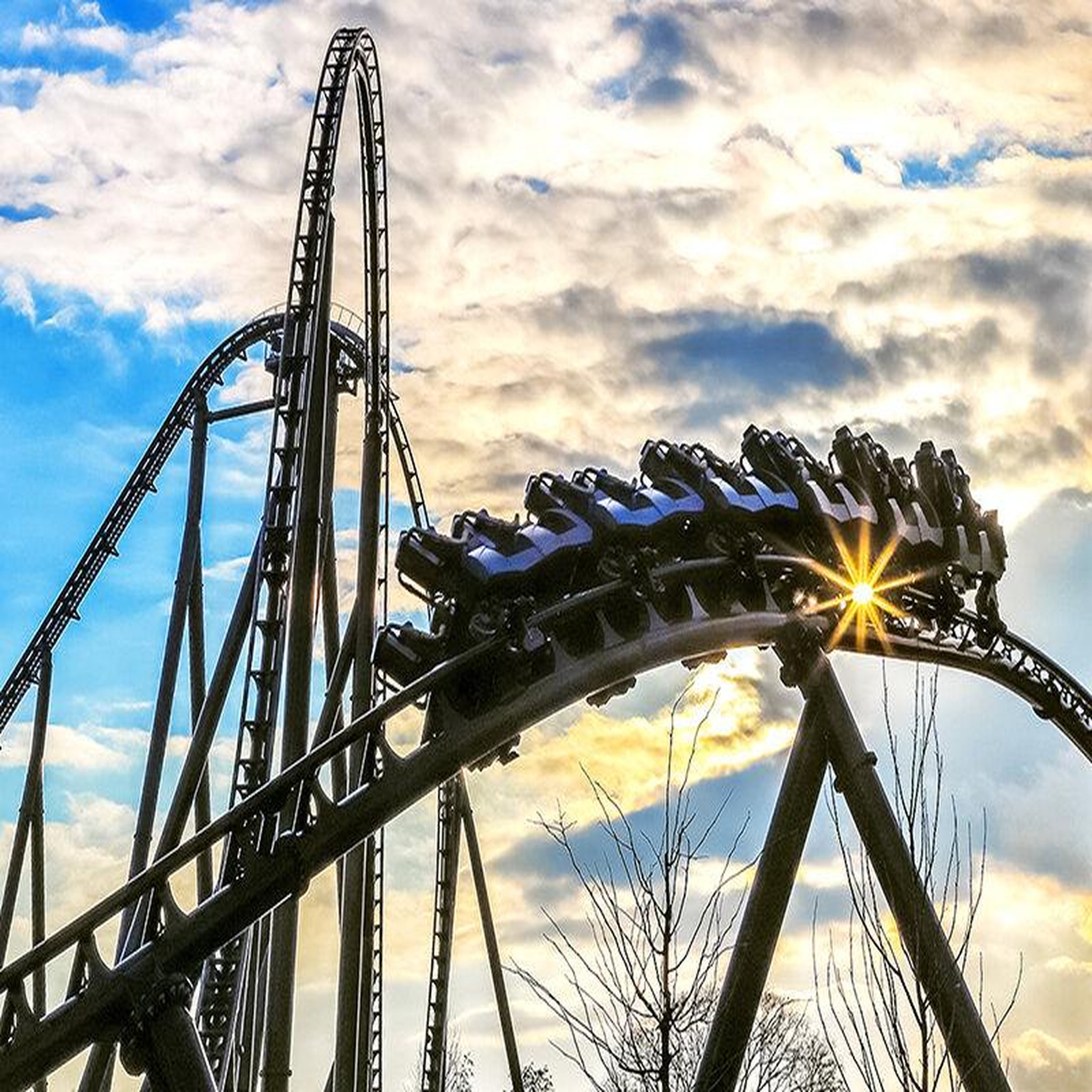 Voir la diapositive 3 : Smartbox Entrée à Walibi Belgium en 2025 pour 2 adultes et 2 enfants - Coffret Cadeau Sport & Aventure