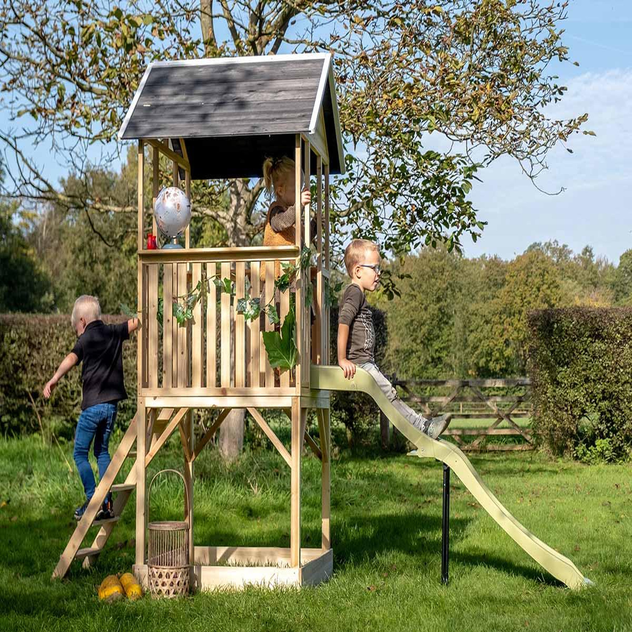 Voir la diapositive 3 : EXIT TOYS Maisonnette en bois pour enfants panorama 500 - exit toys
