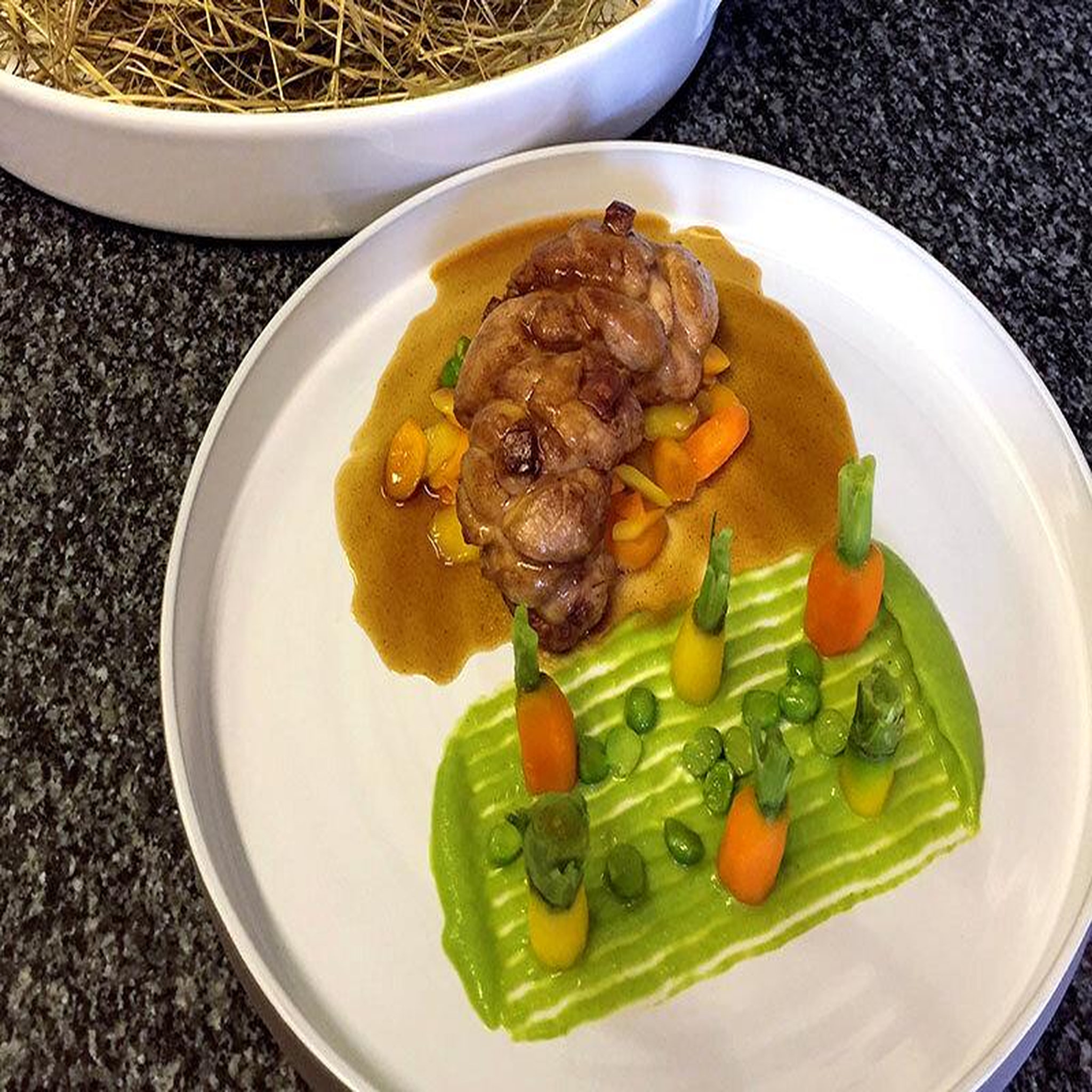 Voir la diapositive 3 : Smartbox Adresses primées : repas 3 plats au restaurant l'auberge de la mine près de caen - coffret cadeau gastronomie