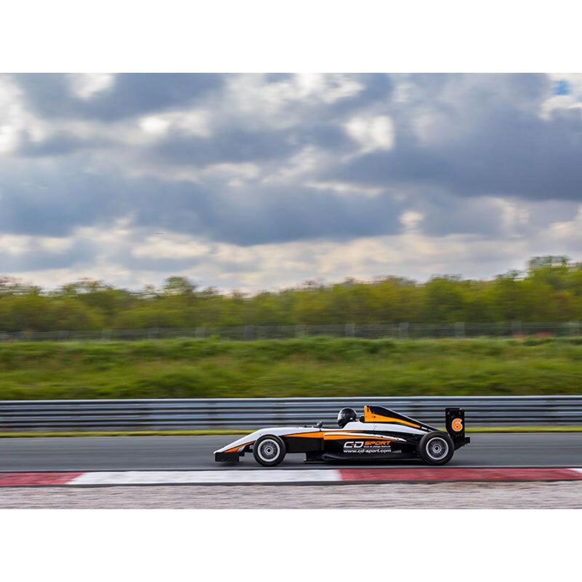 Smartbox Stage de pilotage monoplace : 6 tours sur le circuit de Nogaro en Formule 4 Tatuus - Coffret Cadeau Sport & Aventure